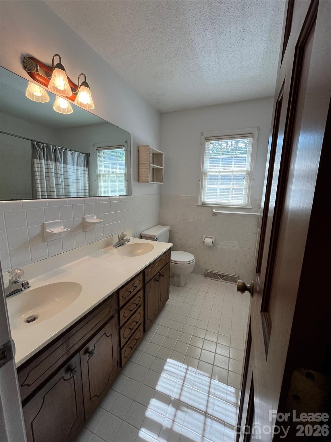 5625 Potter Road Property Photo 13