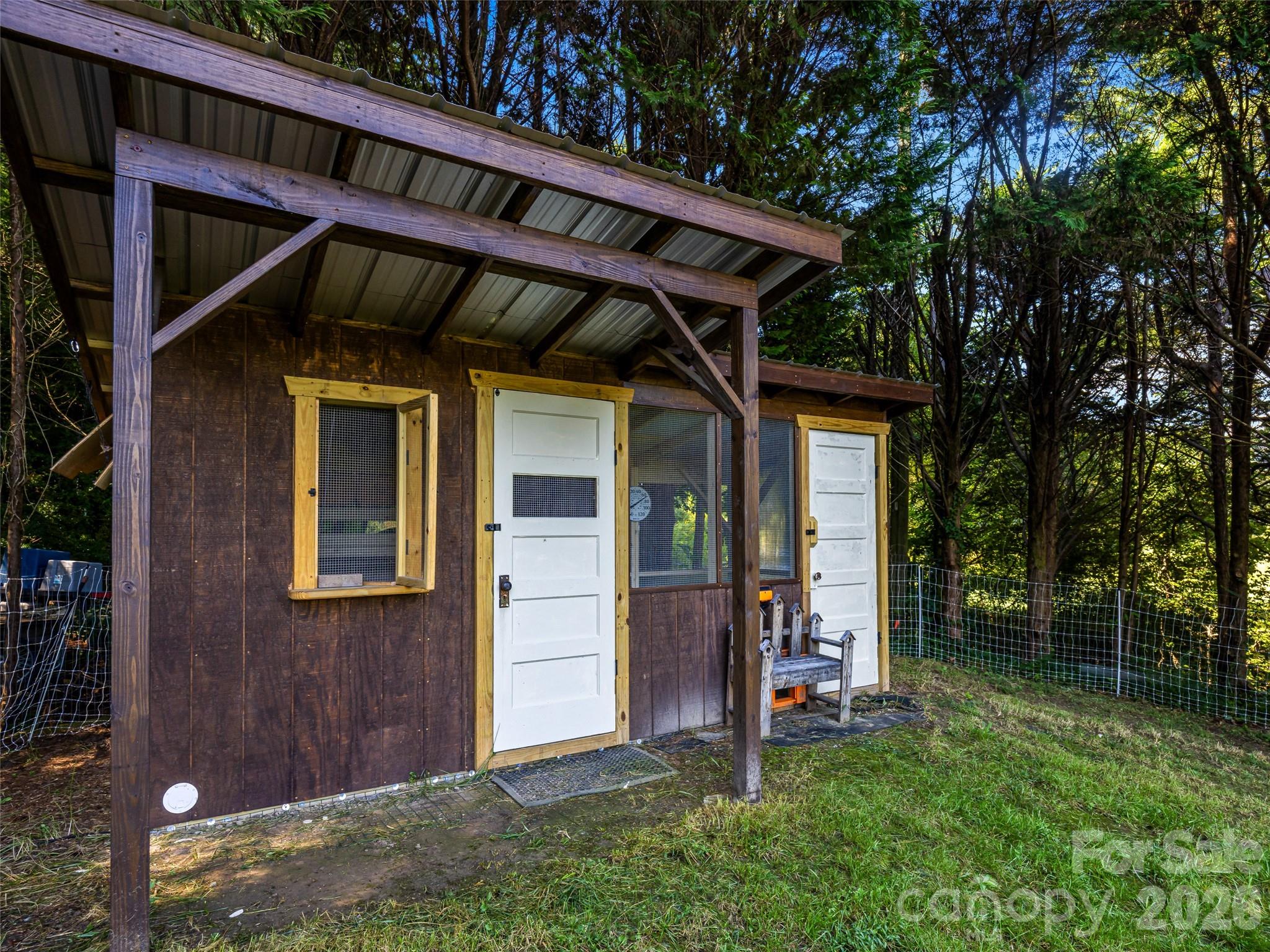 202 Morgan Drive Property Photo 9