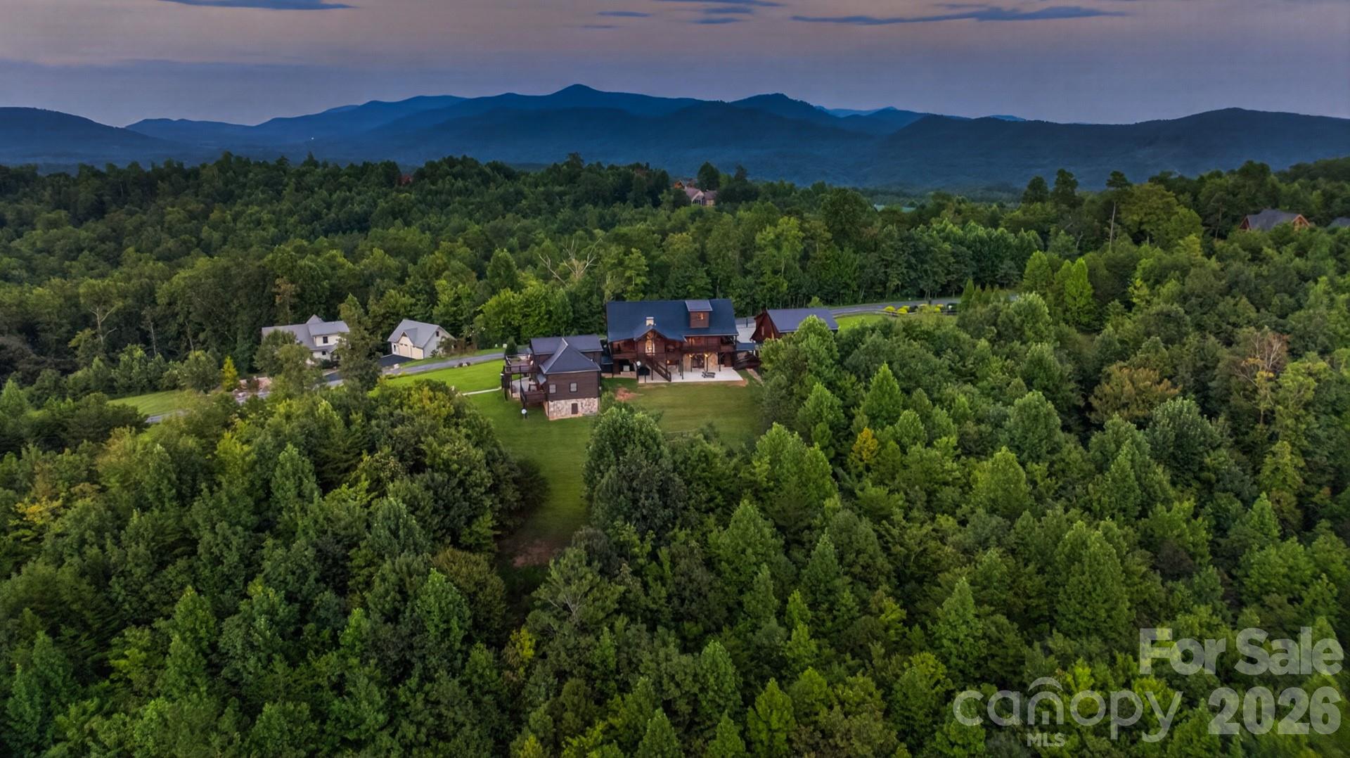 147 Night Sky Drive Property Photo 3