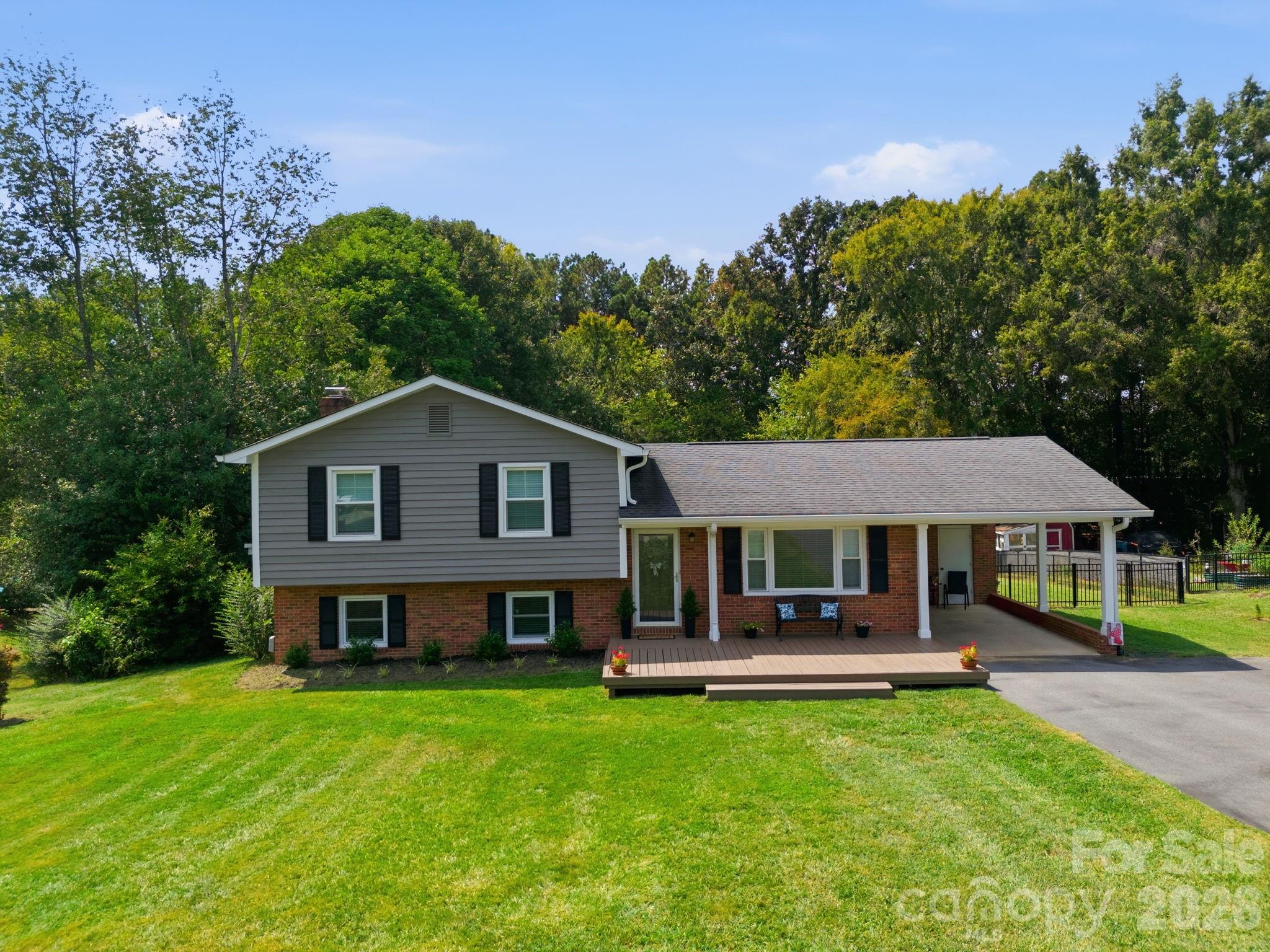 178 Woodland Drive Property Photo 1