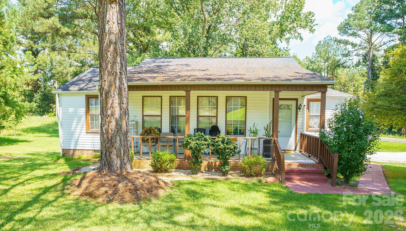 1929 John Everall Road Property Photo 1