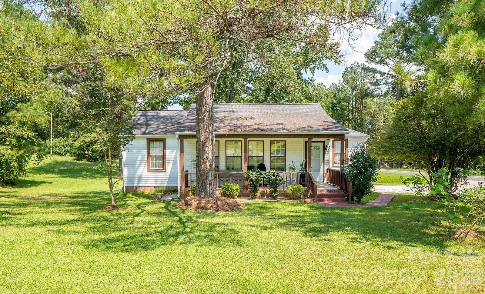 1929 John Everall Road Property Photo 2