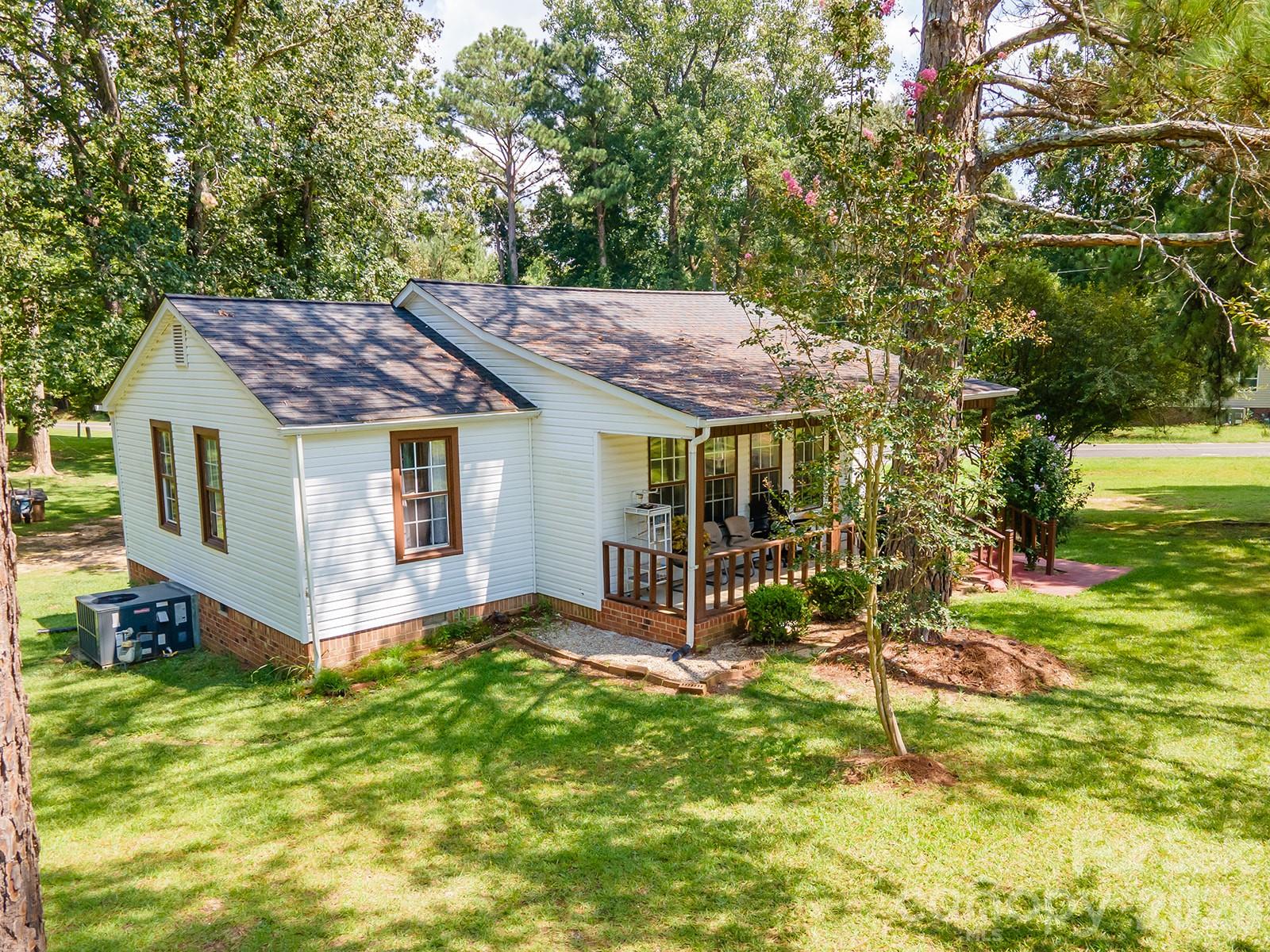 1929 John Everall Road Property Photo 22