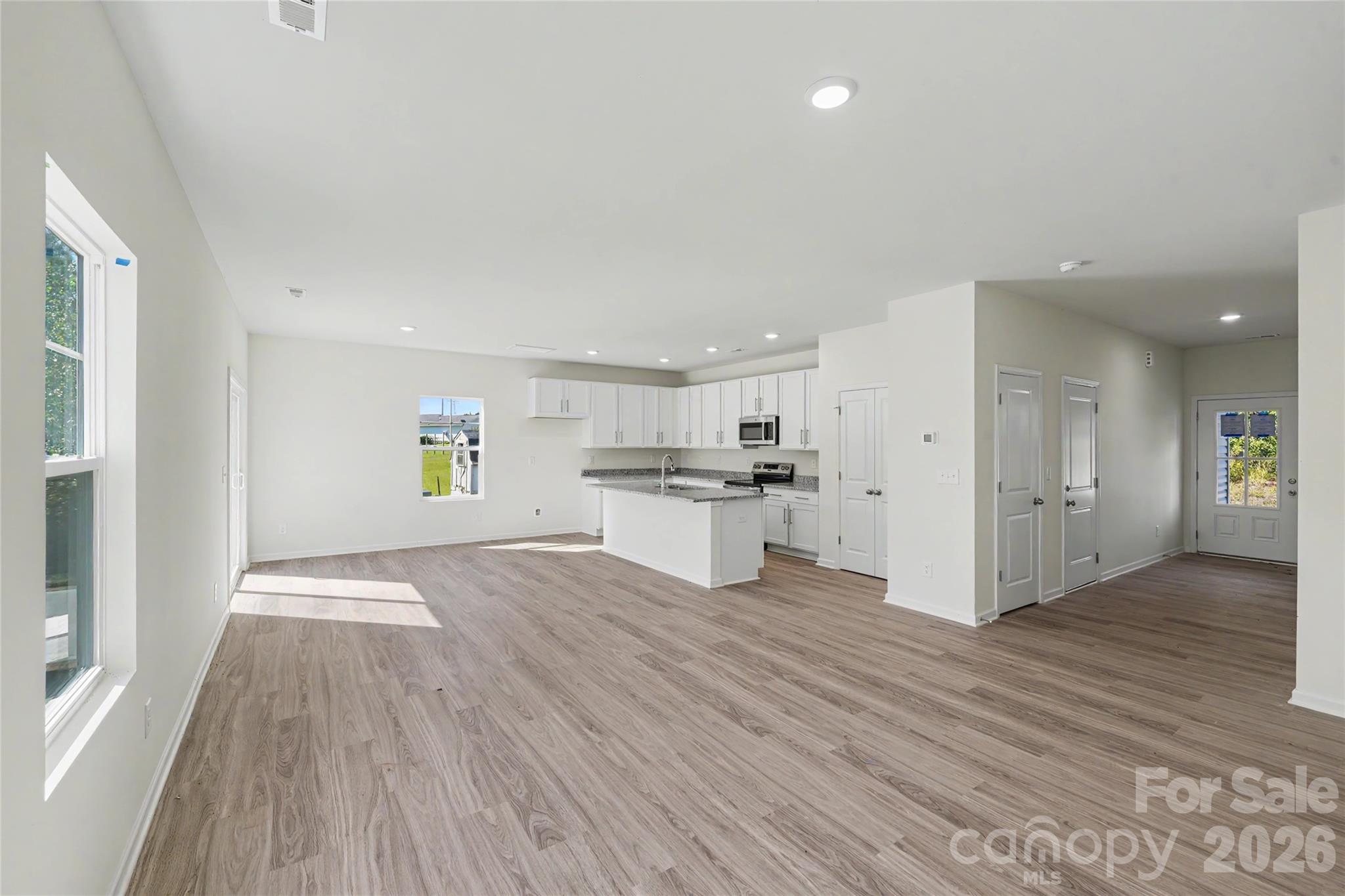 405 Webb Road Property Photo 11