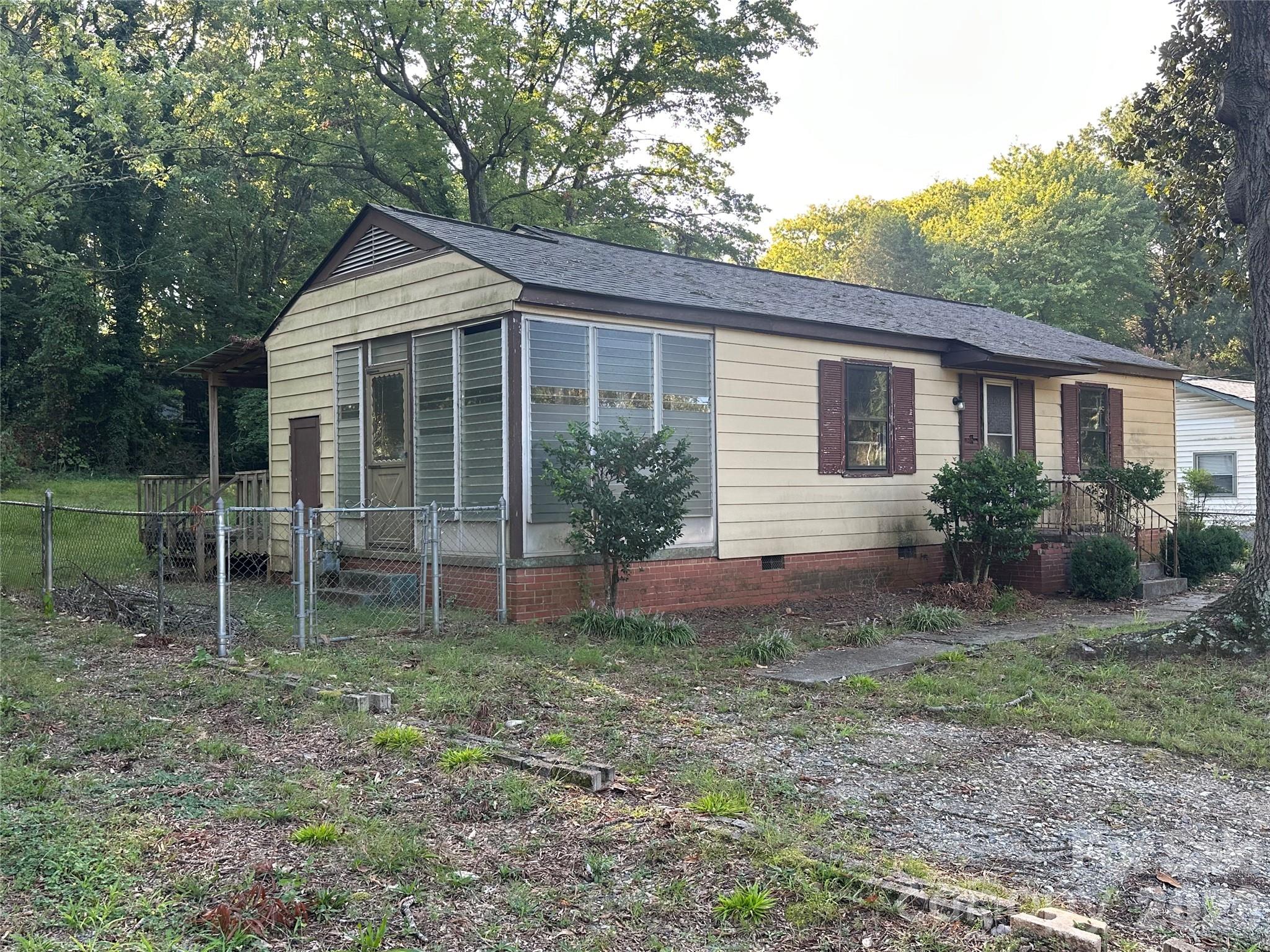 235 S Milford Drive Property Photo 1