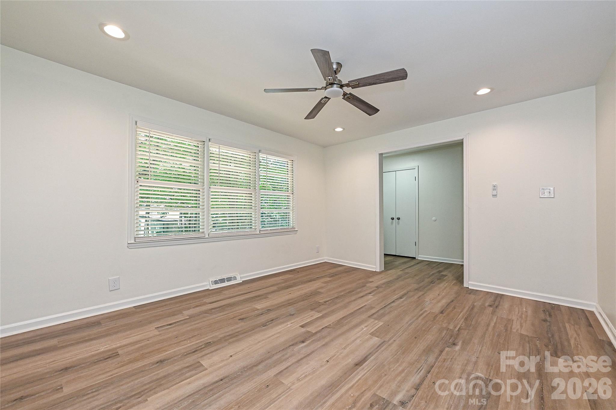 5121 Farm Pond Lane Property Photo 6