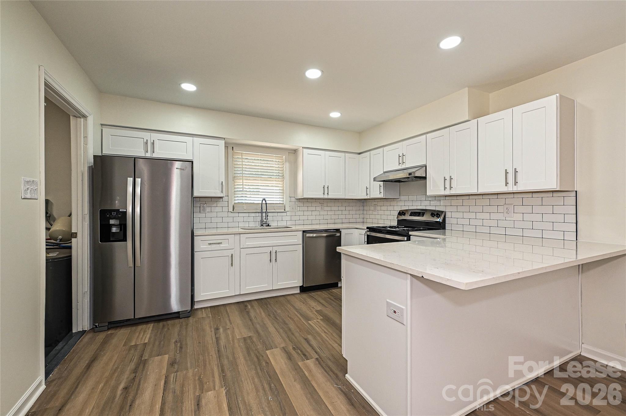 5121 Farm Pond Lane Property Photo 8