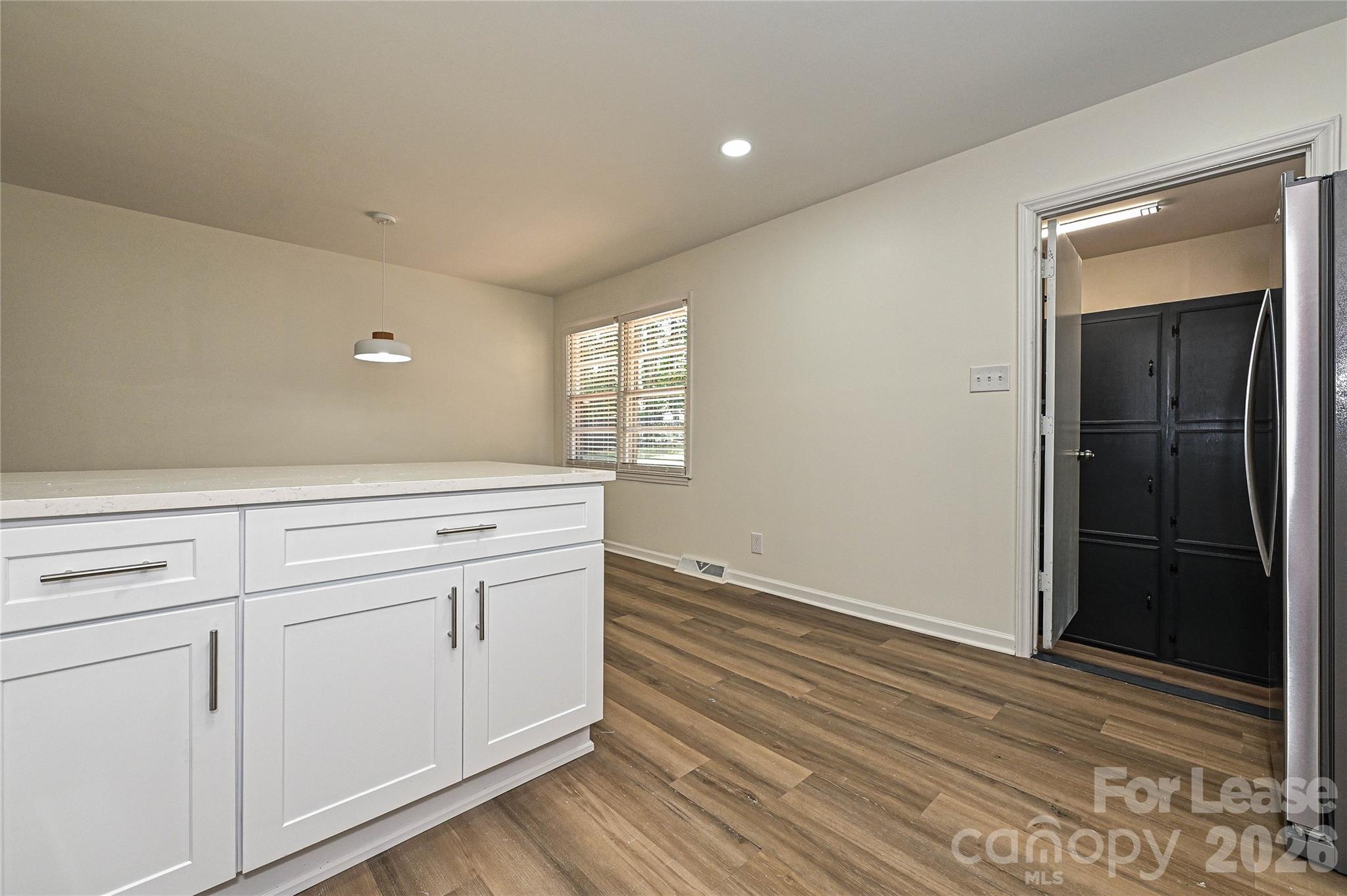 5121 Farm Pond Lane Property Photo 10