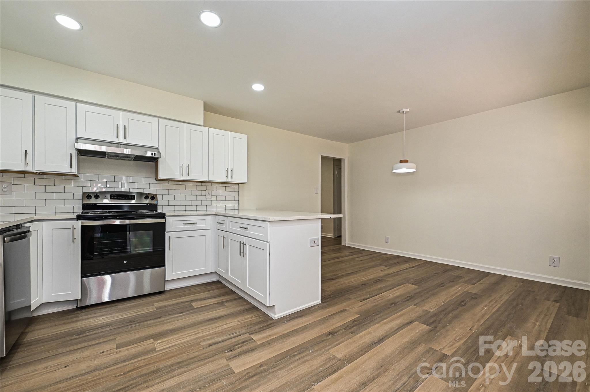 5121 Farm Pond Lane Property Photo 11