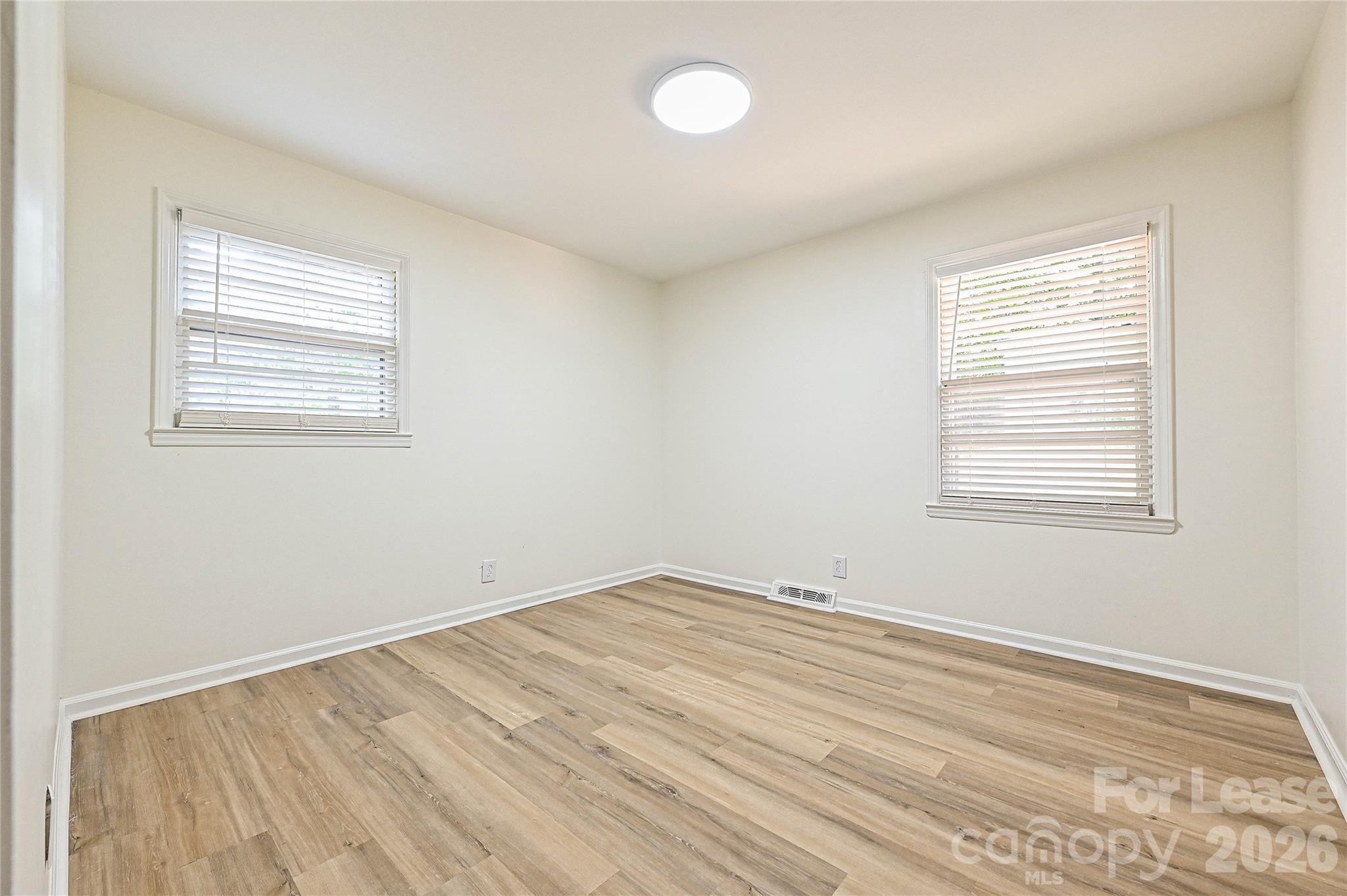 5121 Farm Pond Lane Property Photo 16