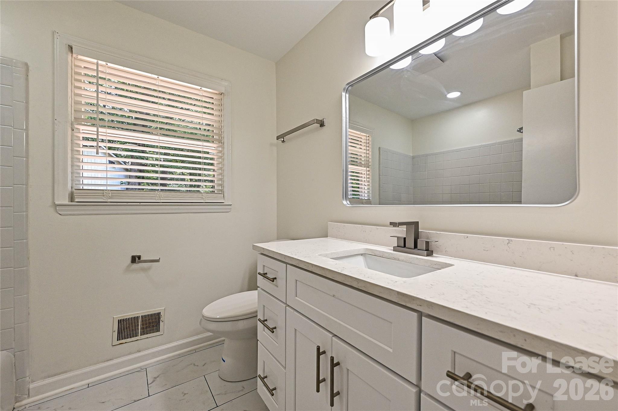 5121 Farm Pond Lane Property Photo 17