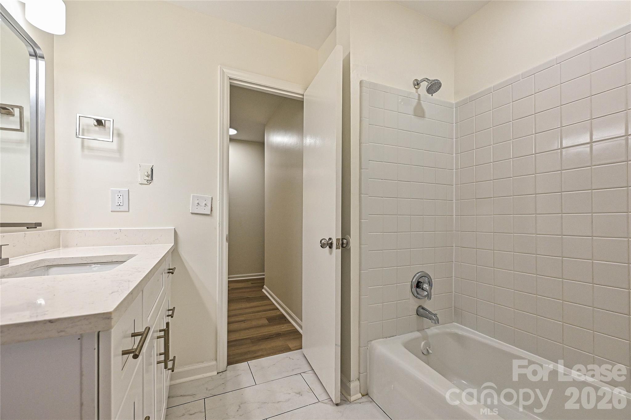 5121 Farm Pond Lane Property Photo 18
