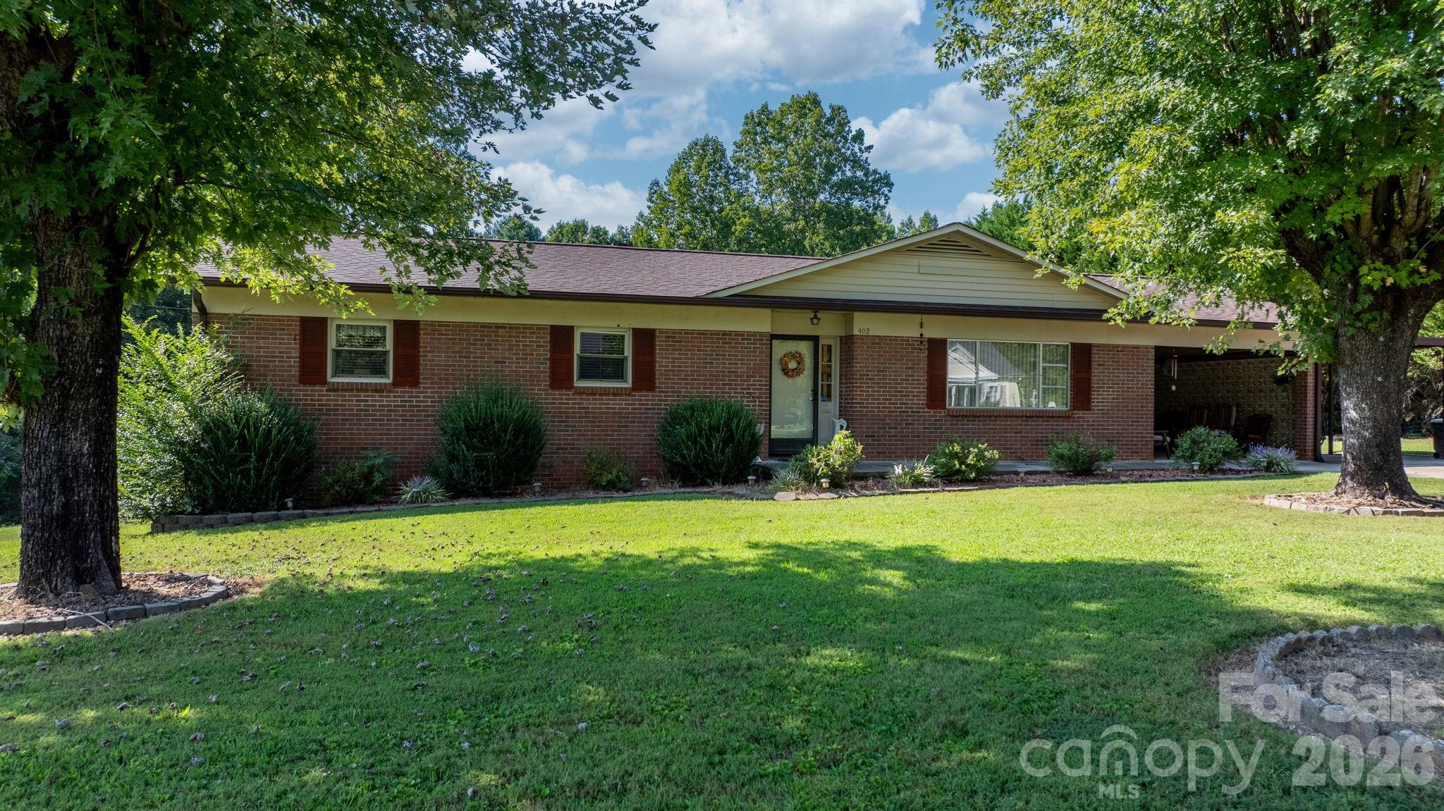 402 Dogwood Drive Property Photo 1