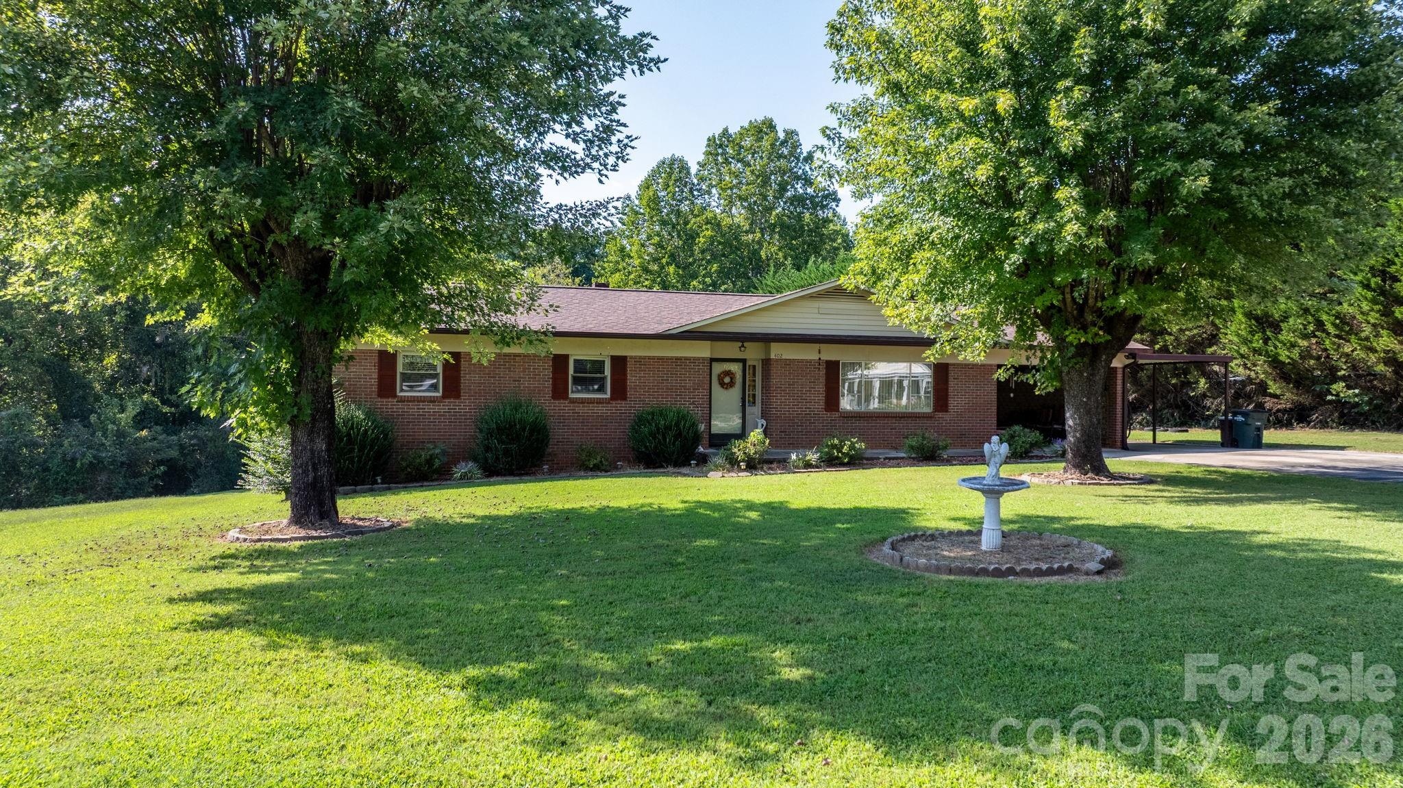 402 Dogwood Drive Property Photo 2