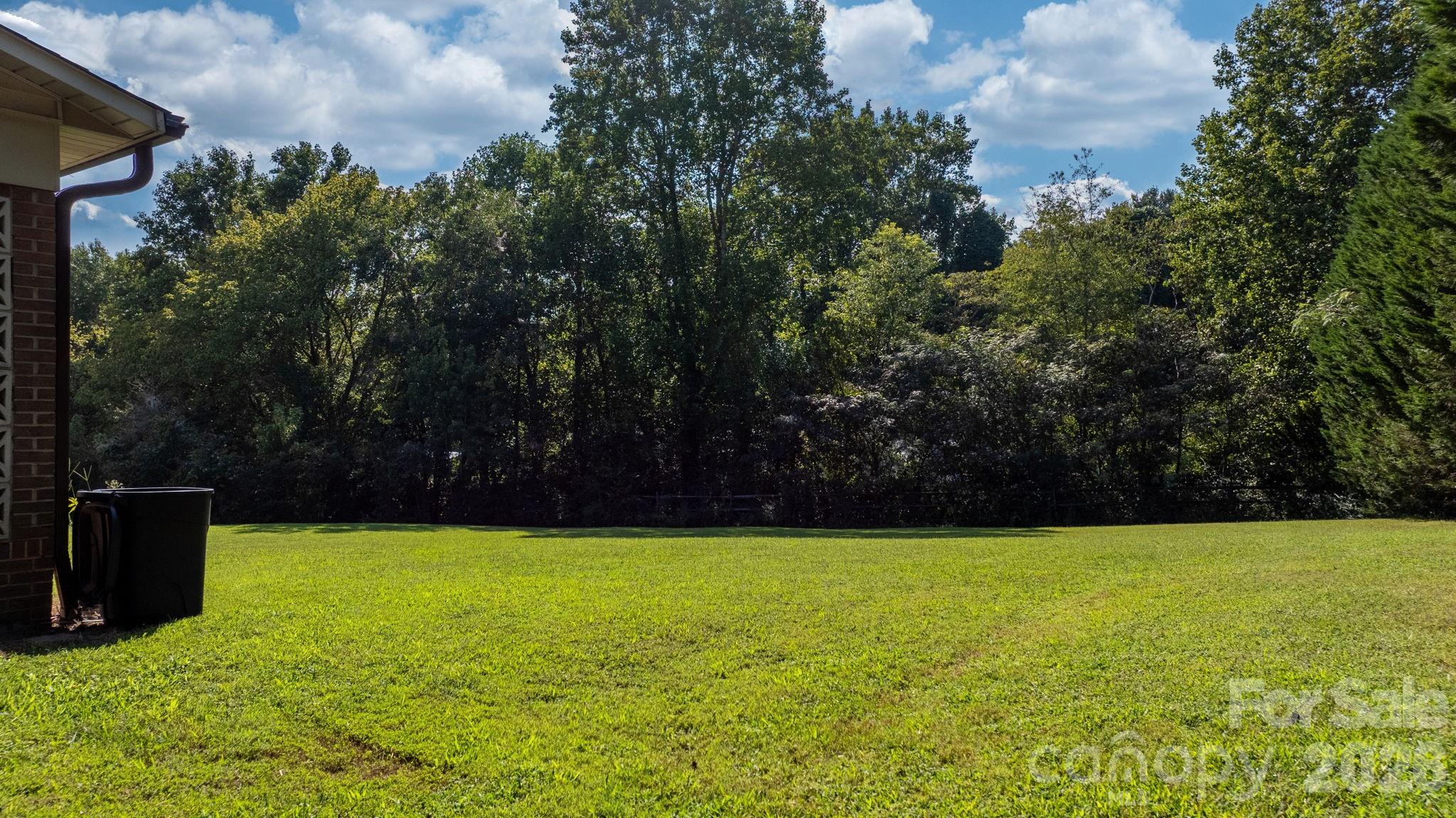 402 Dogwood Drive Property Photo 3