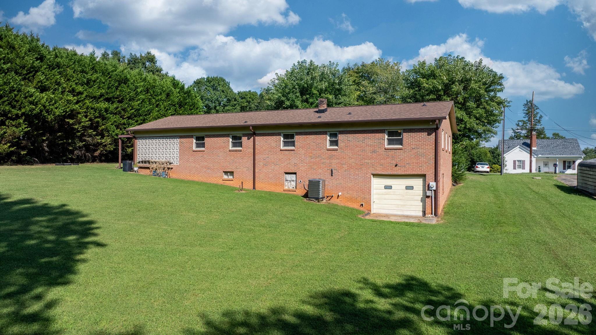 402 Dogwood Drive Property Photo 4