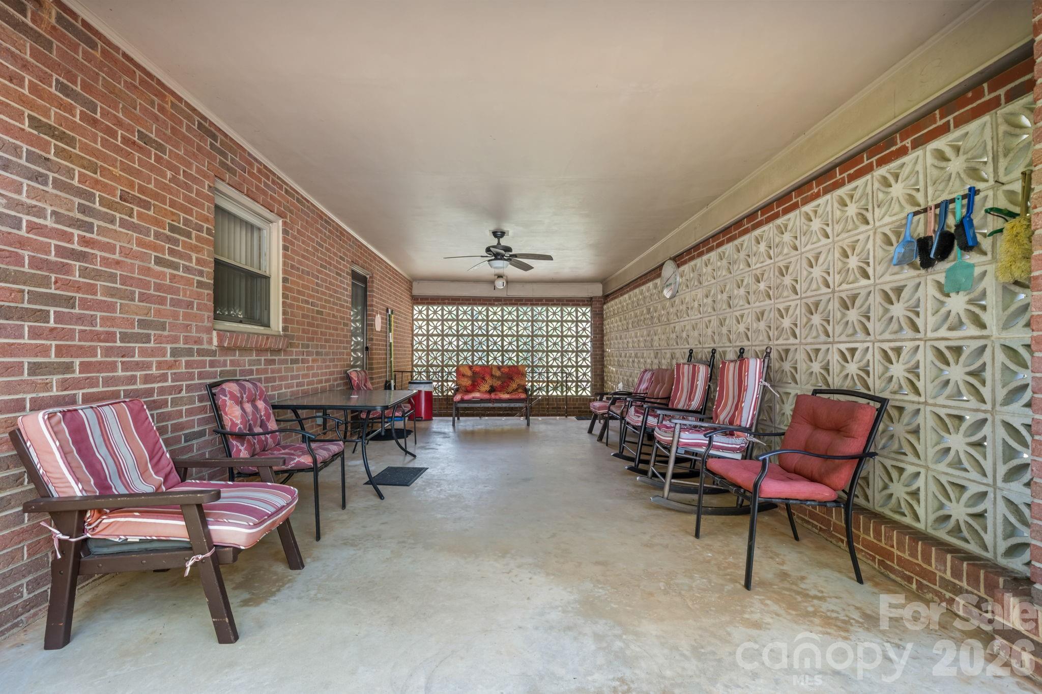 402 Dogwood Drive Property Photo 5