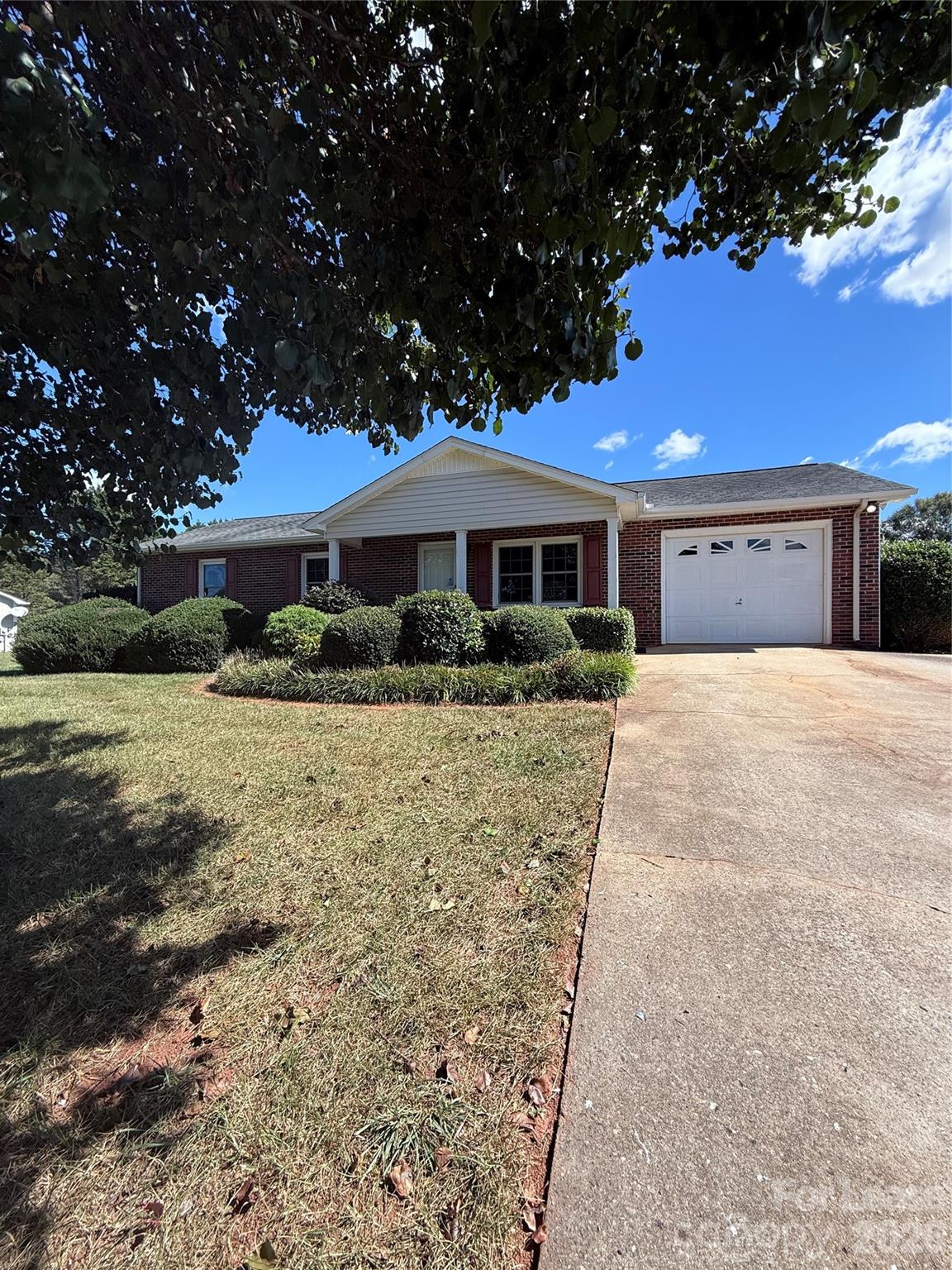 869 Crystal Springs Drive Property Photo 1