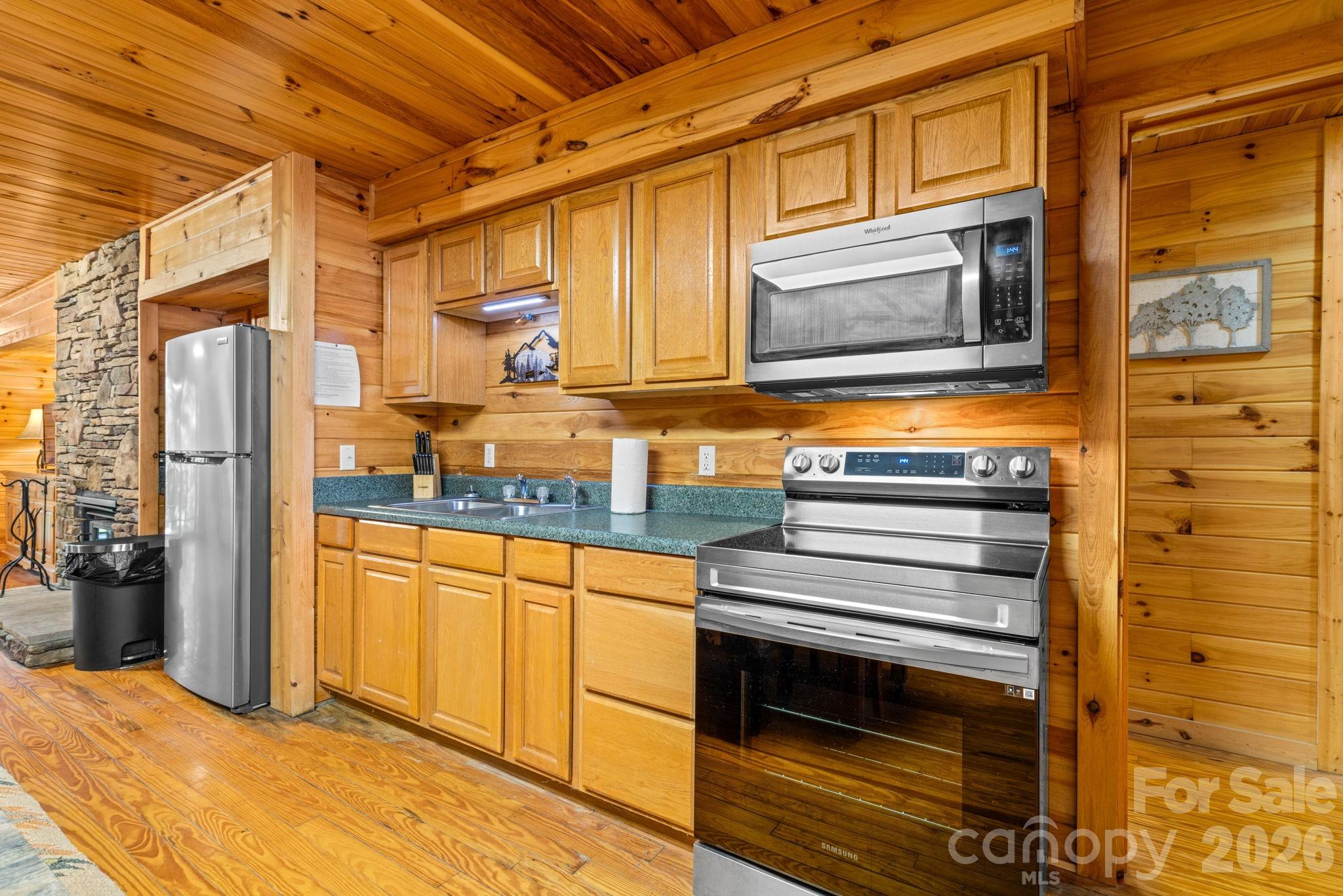 55 Observation Point Road Property Photo 16