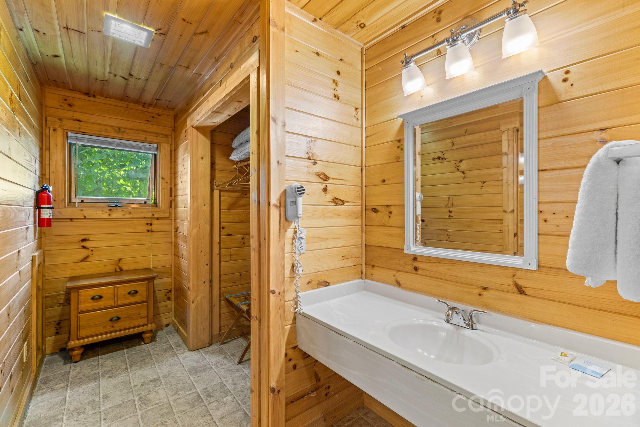 55 Observation Point Road Property Photo 33