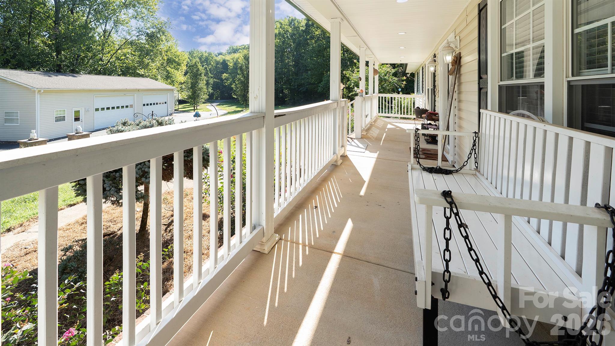 717 Pilgrim Forest Drive Property Photo 4