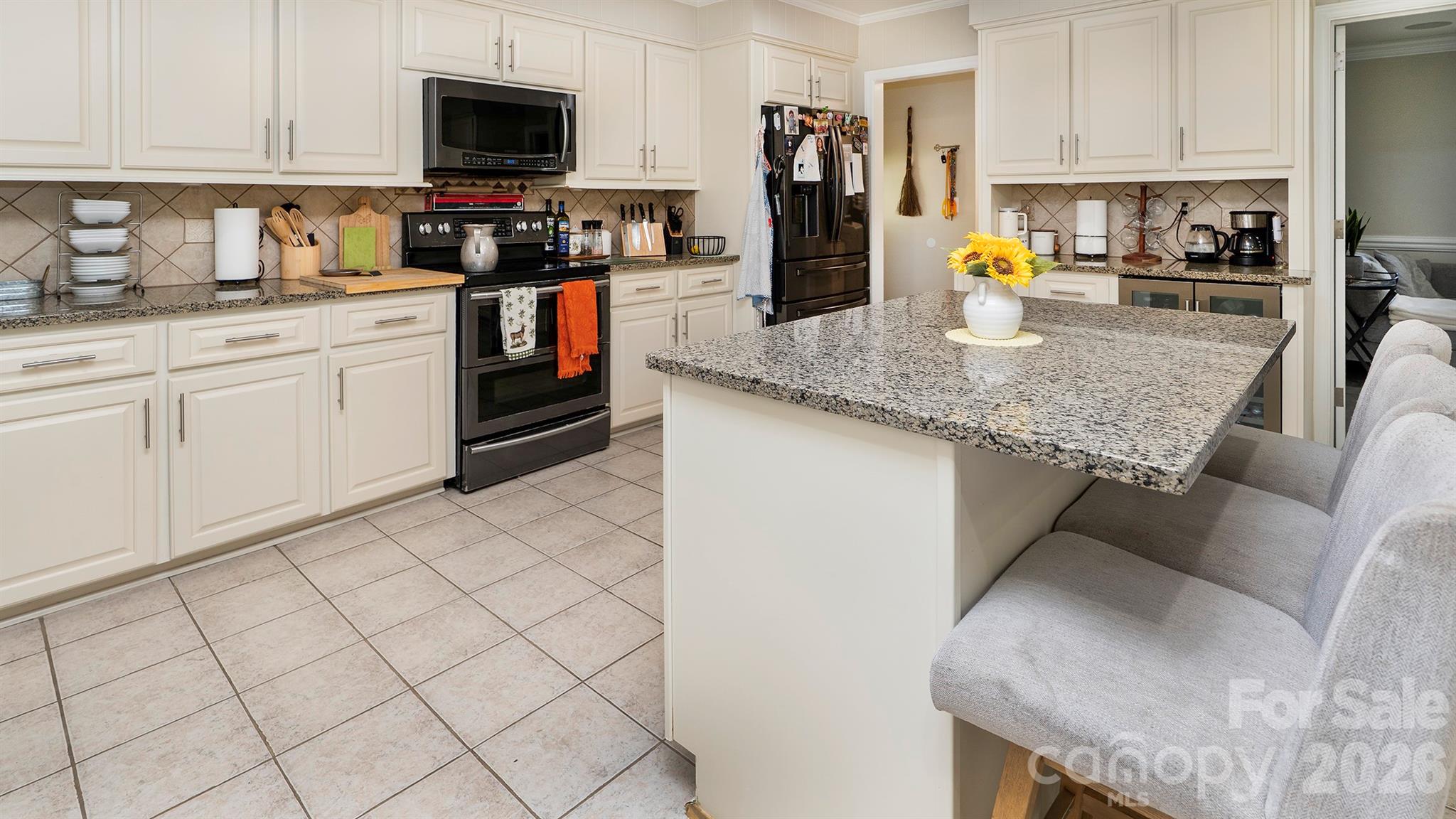717 Pilgrim Forest Drive Property Photo 12