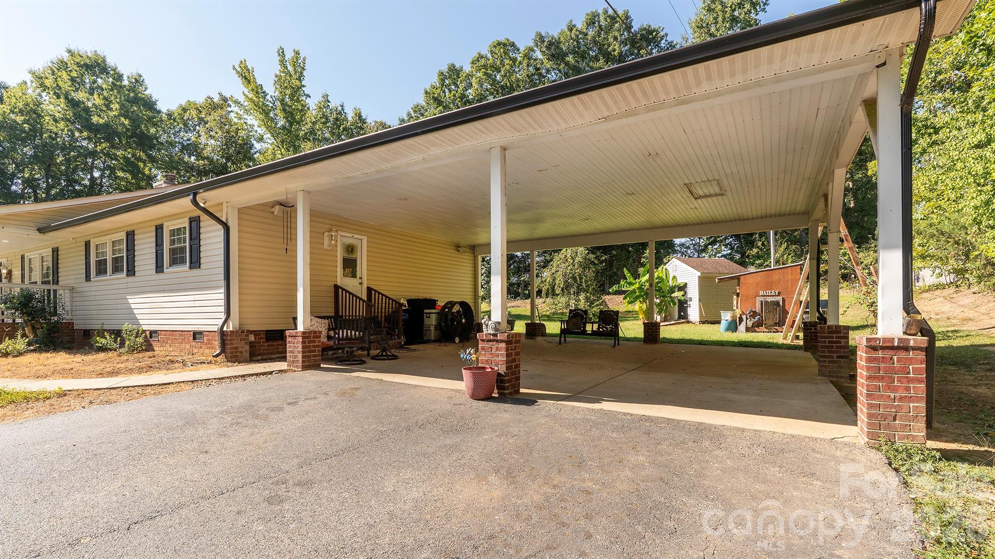 717 Pilgrim Forest Drive Property Photo 29