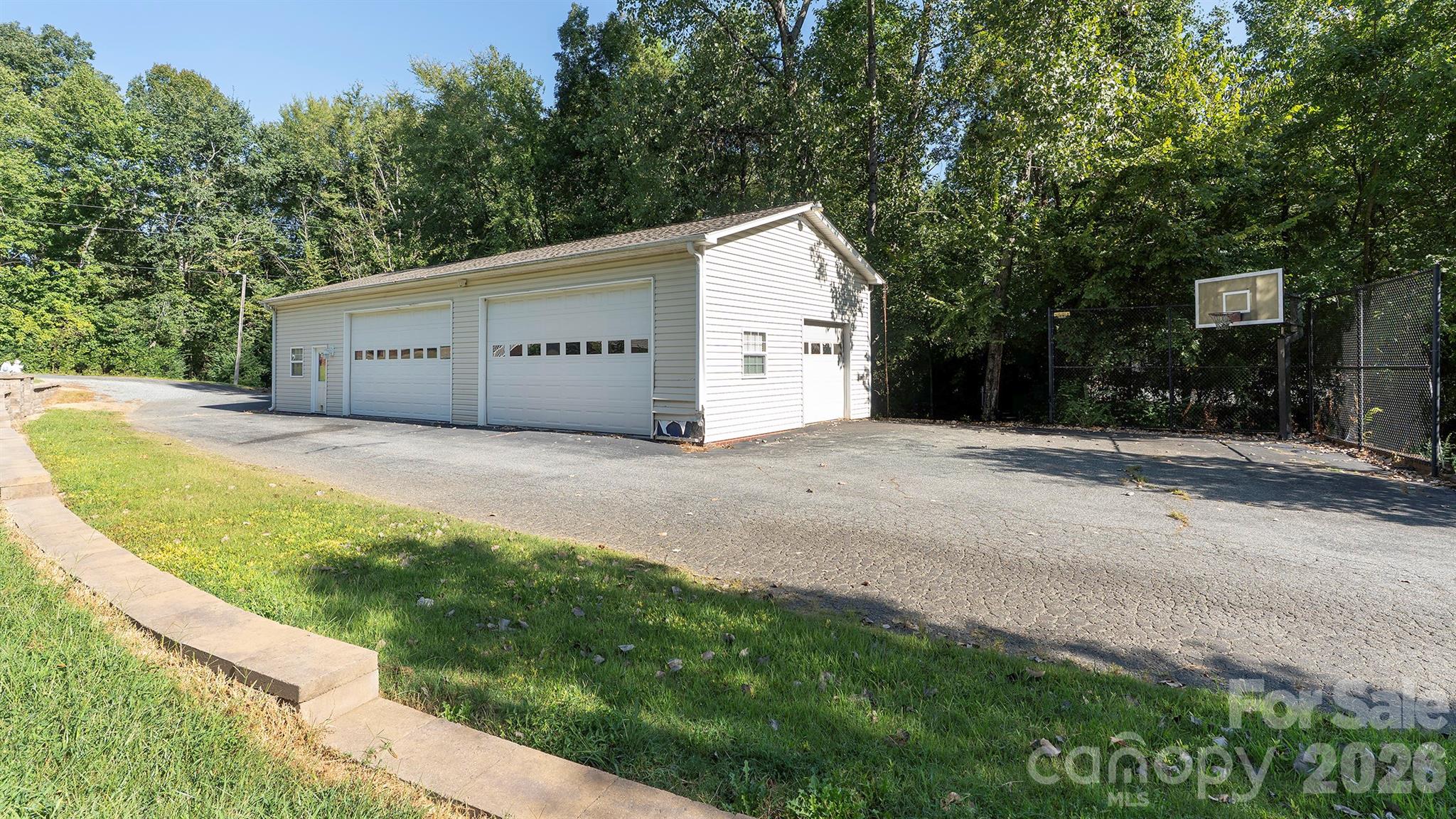 717 Pilgrim Forest Drive Property Photo 31