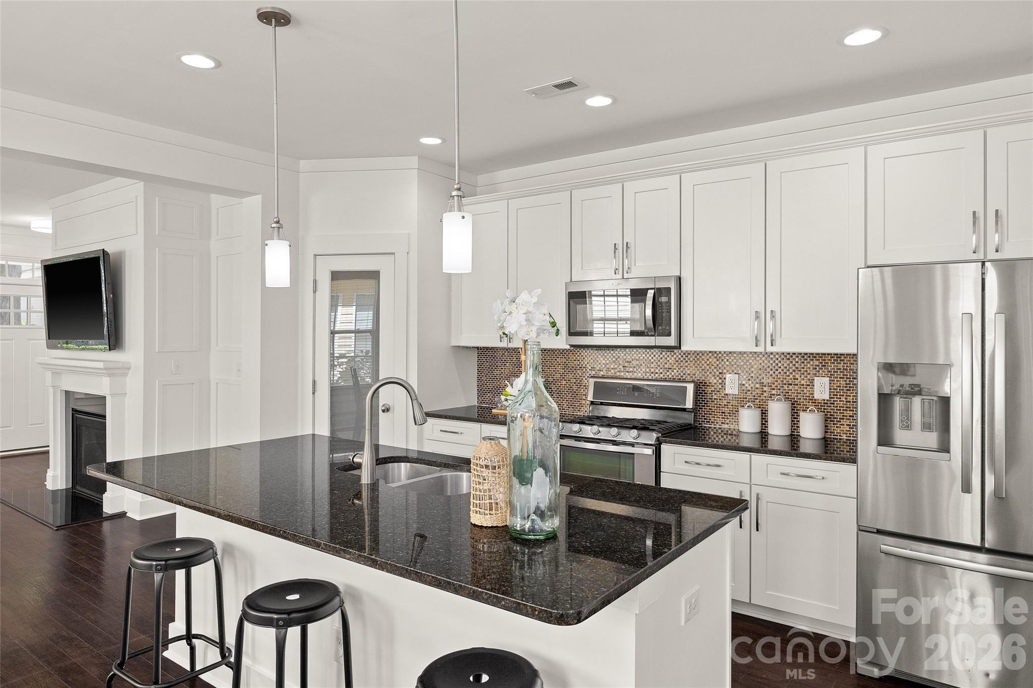 2411 Double Oaks Road Property Photo 11