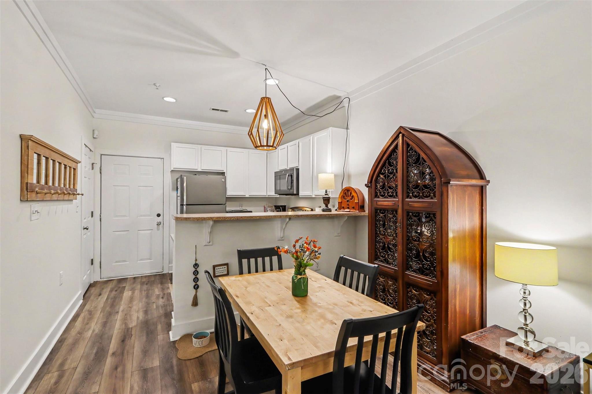 214 Harbour Place Drive Property Photo 6
