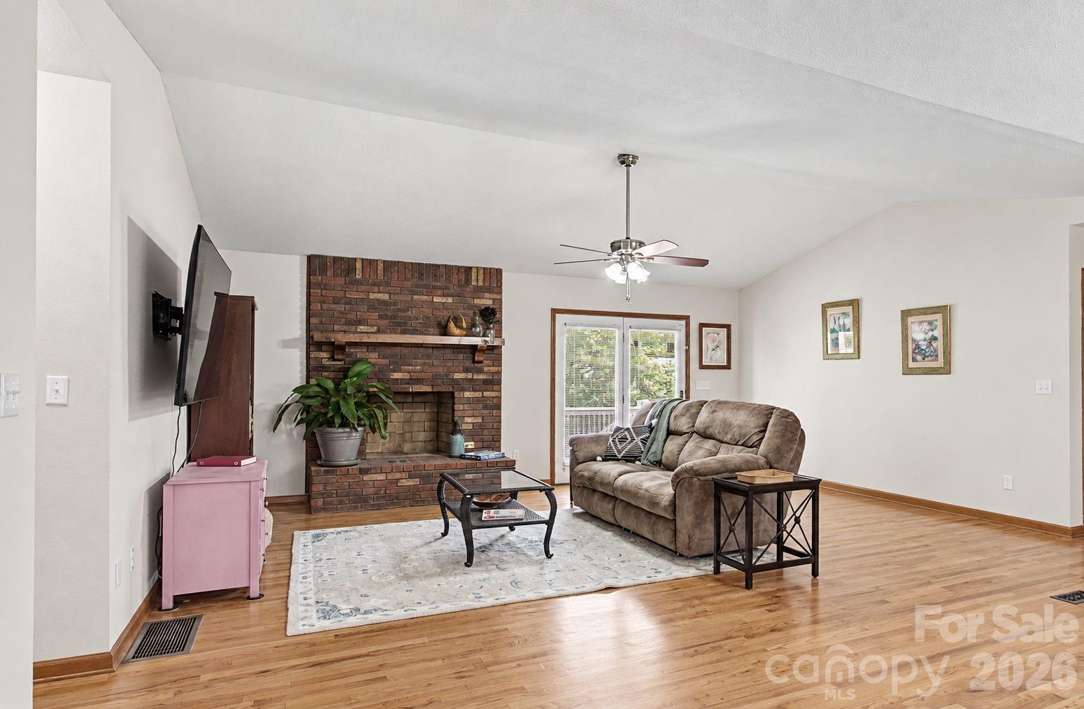 230 Blythewood Drive Property Photo 8
