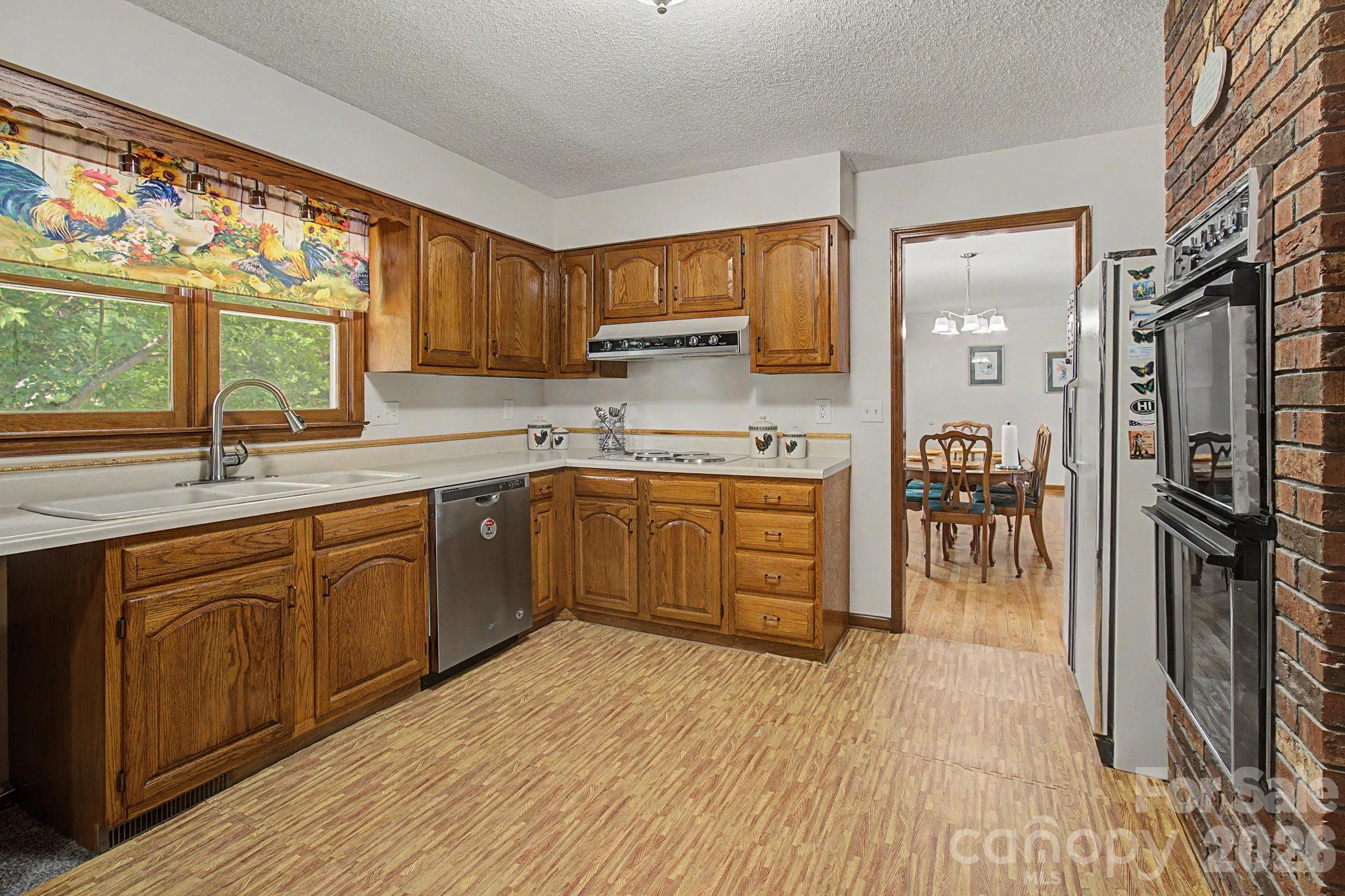 230 Blythewood Drive Property Photo 21