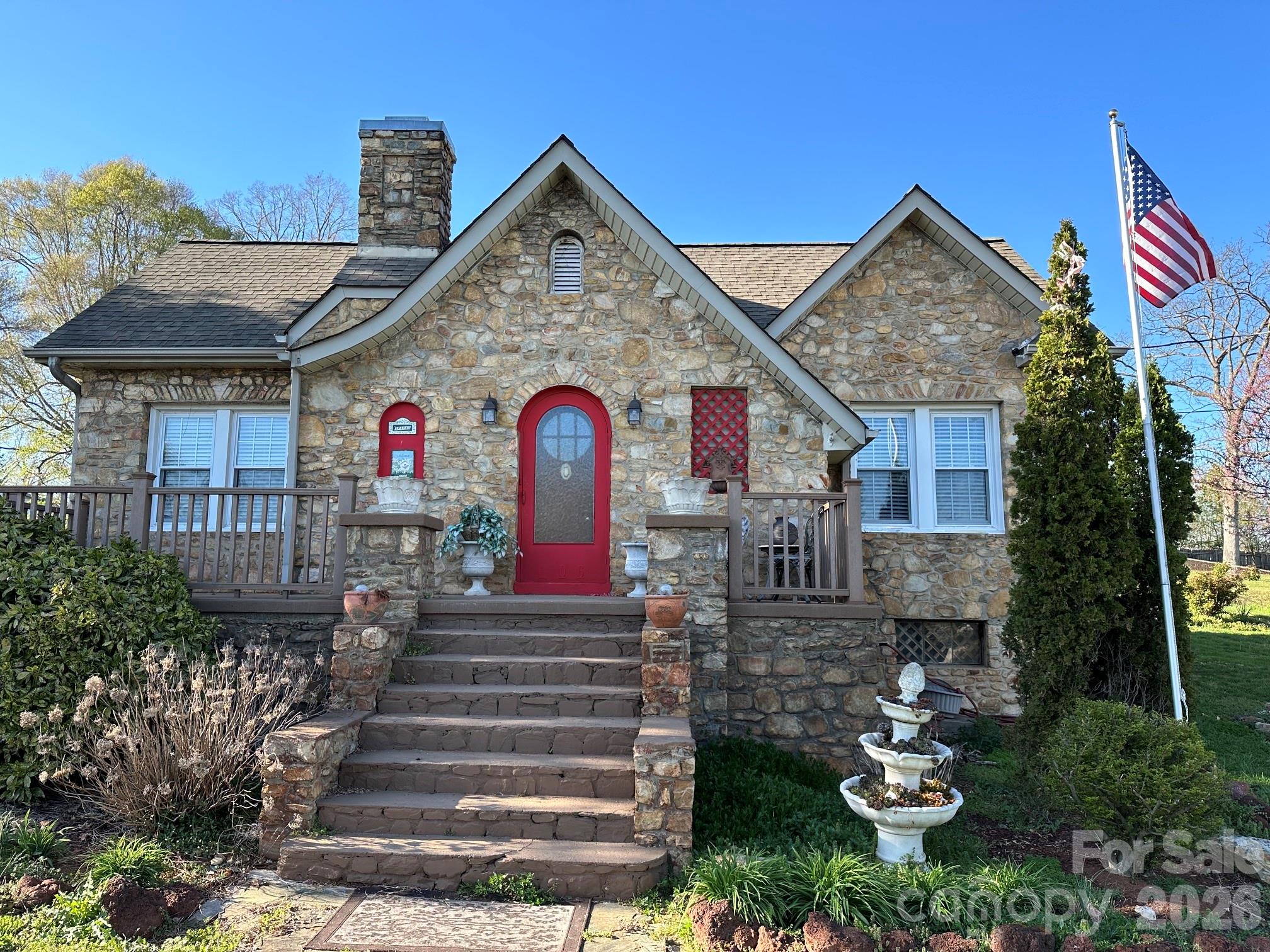 106 Myrtle Street Property Photo 1