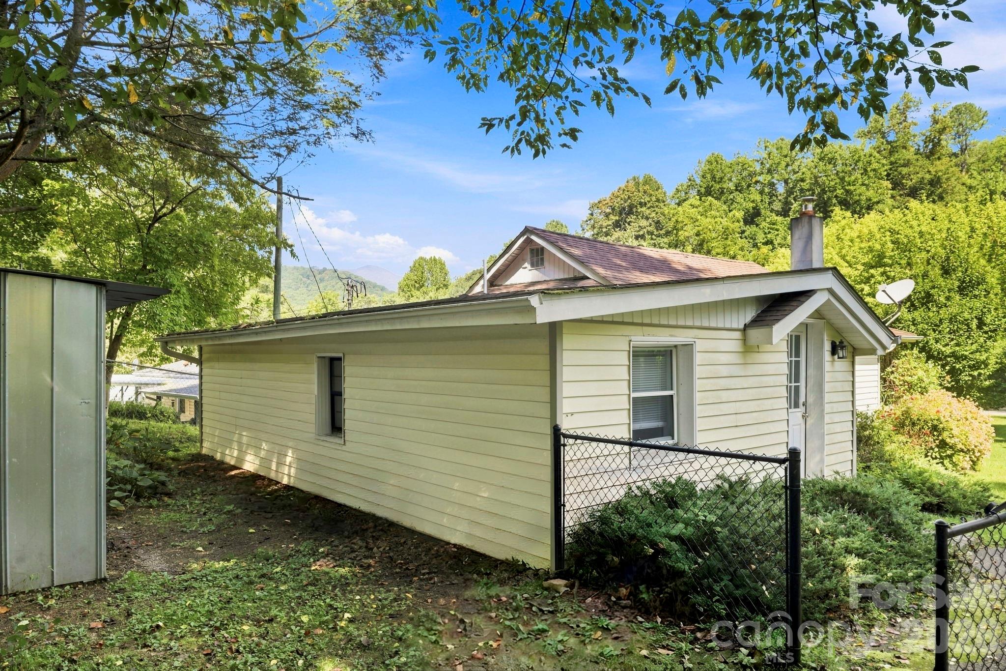 221 N Fork Road Property Photo 21