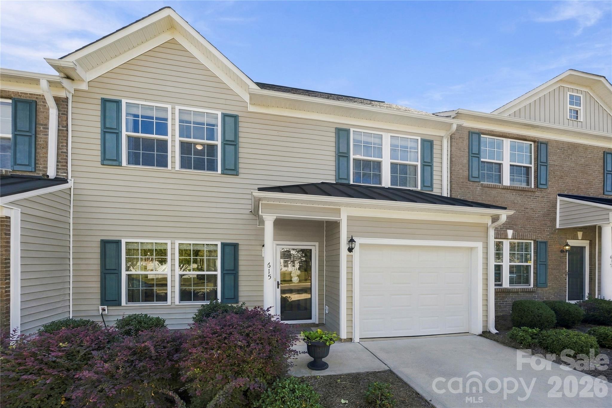615 School House Lane Property Photo 4