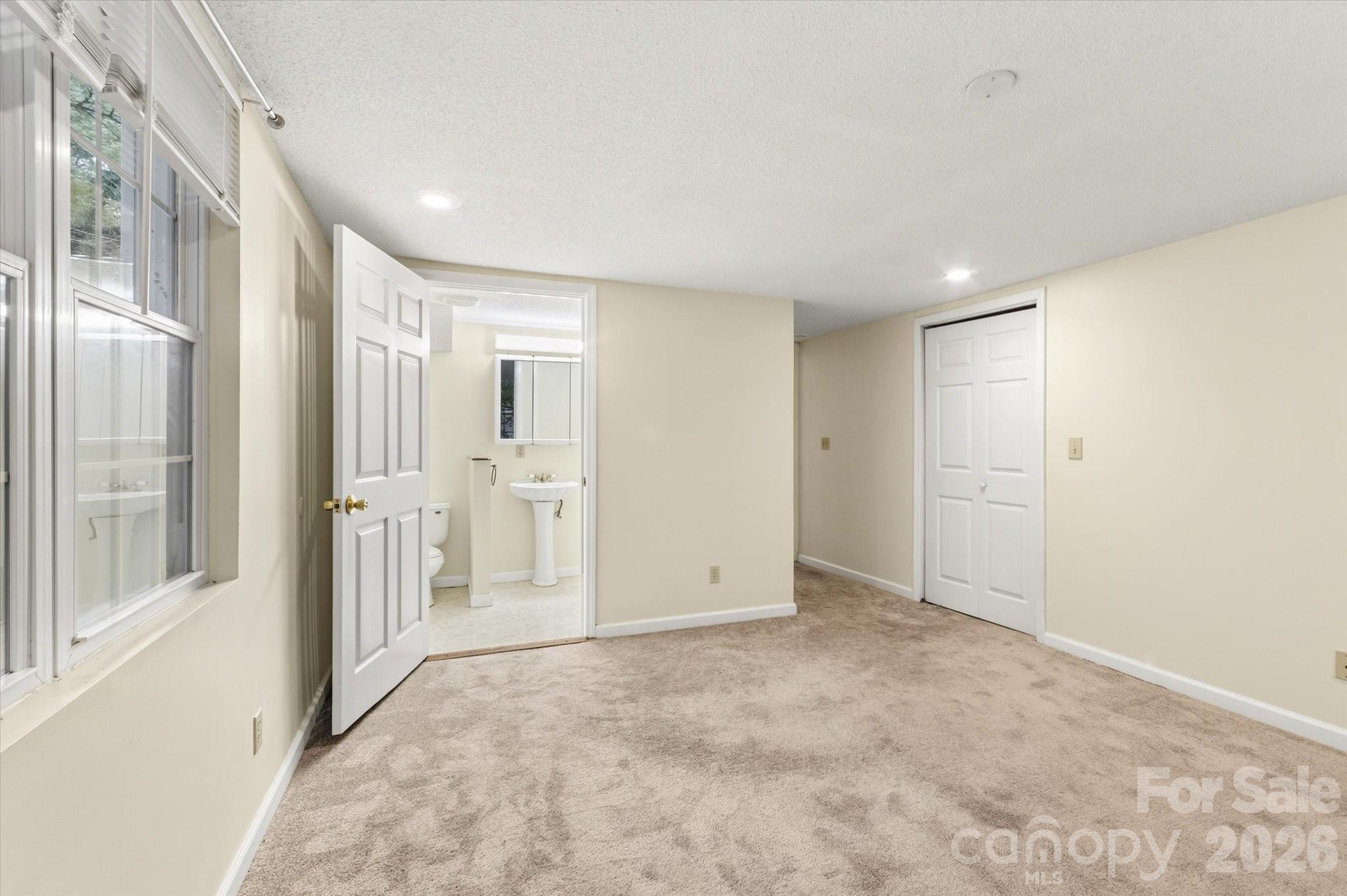 529 Alta Vista Drive Property Photo 28