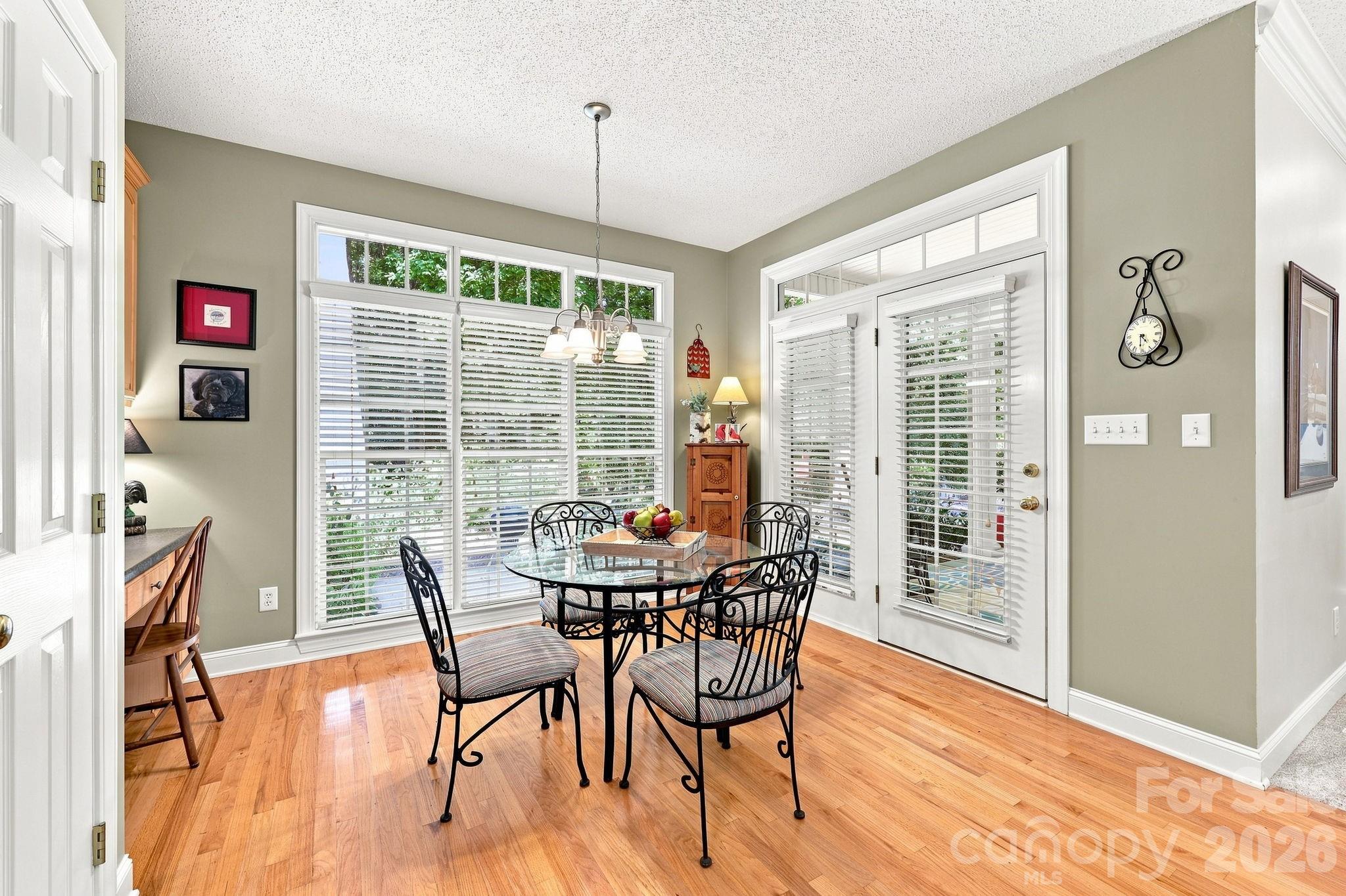 1075 Glenfield Drive Property Photo 18