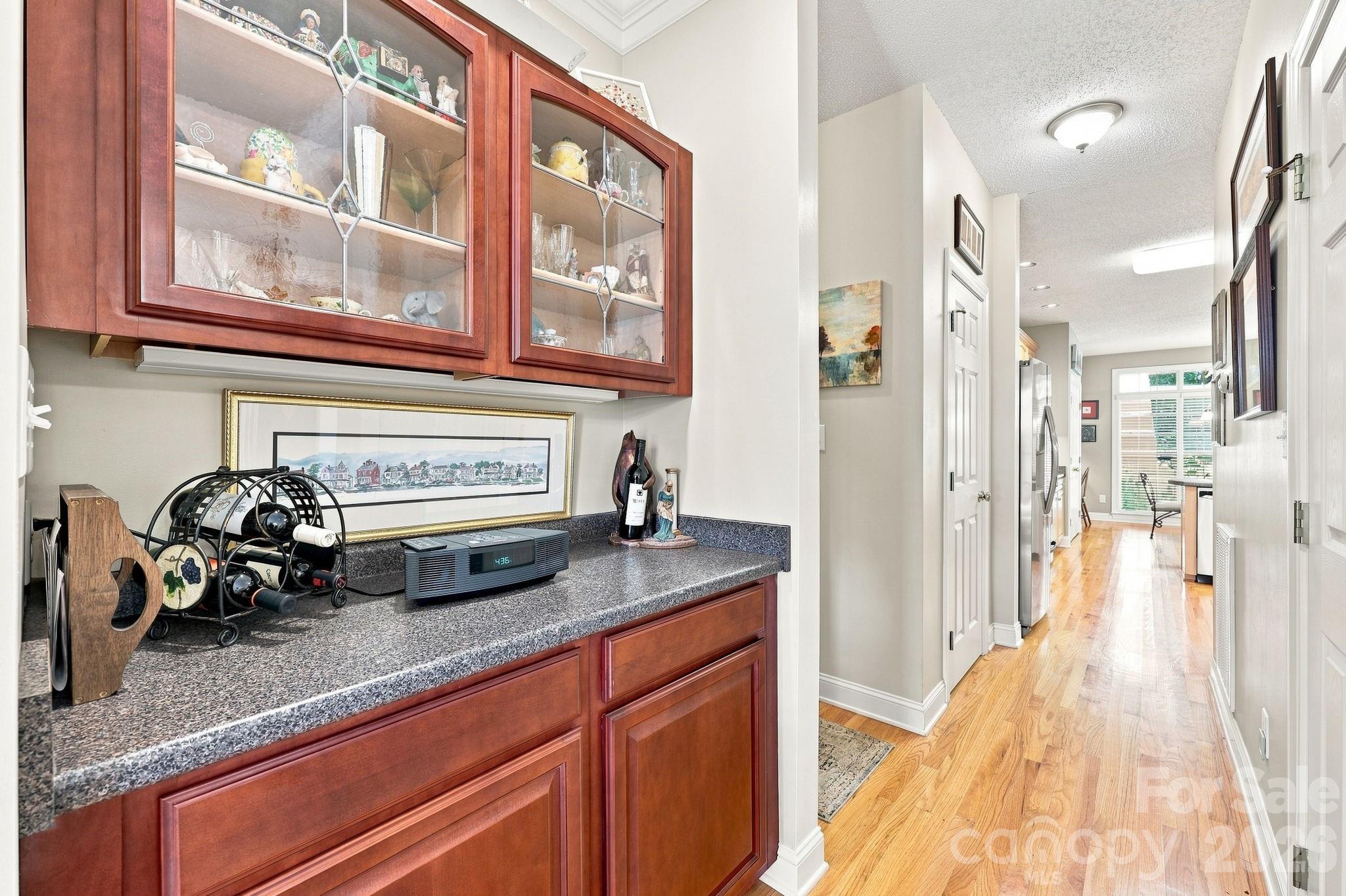 1075 Glenfield Drive Property Photo 20