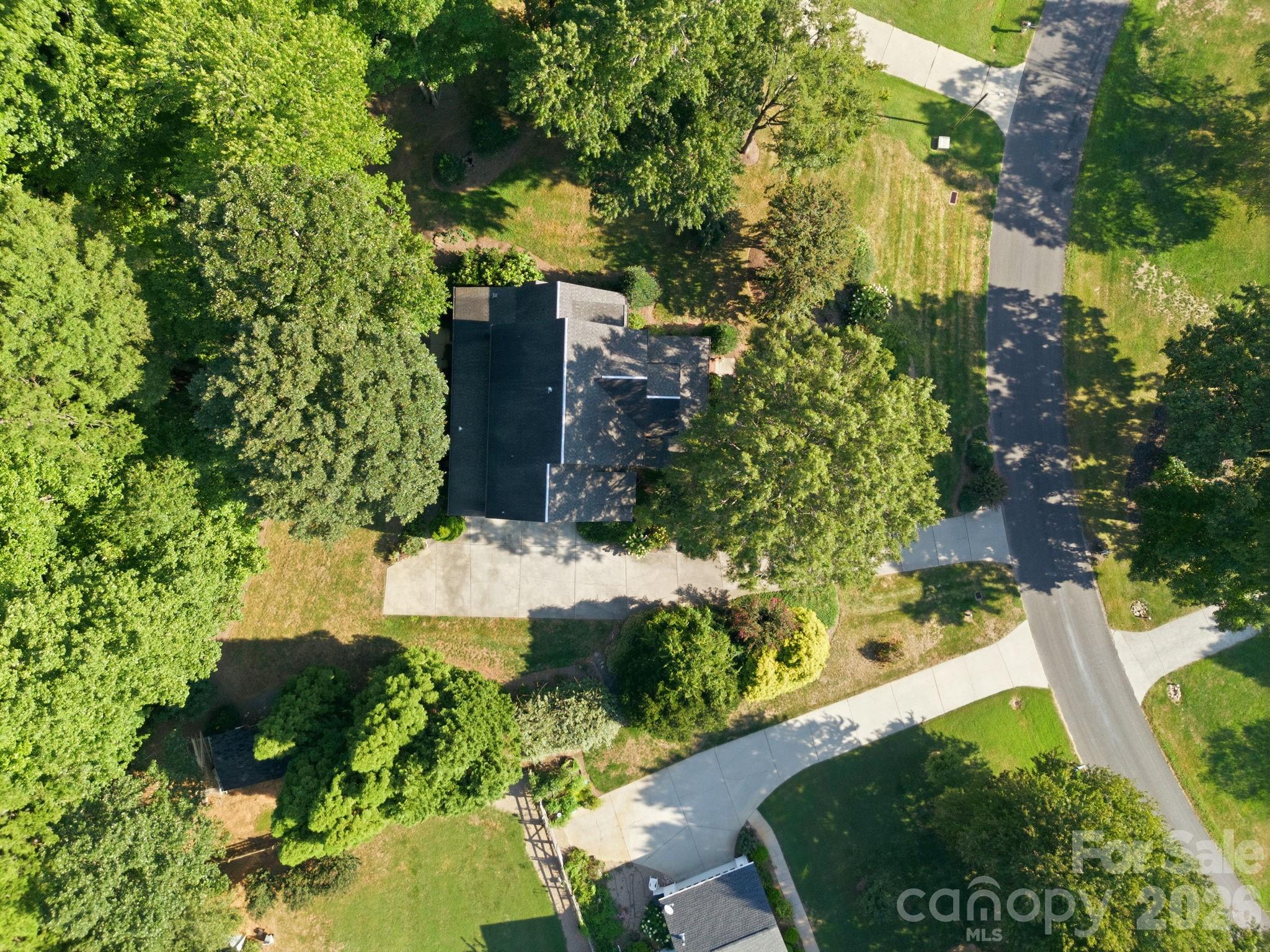 1075 Glenfield Drive Property Photo 43