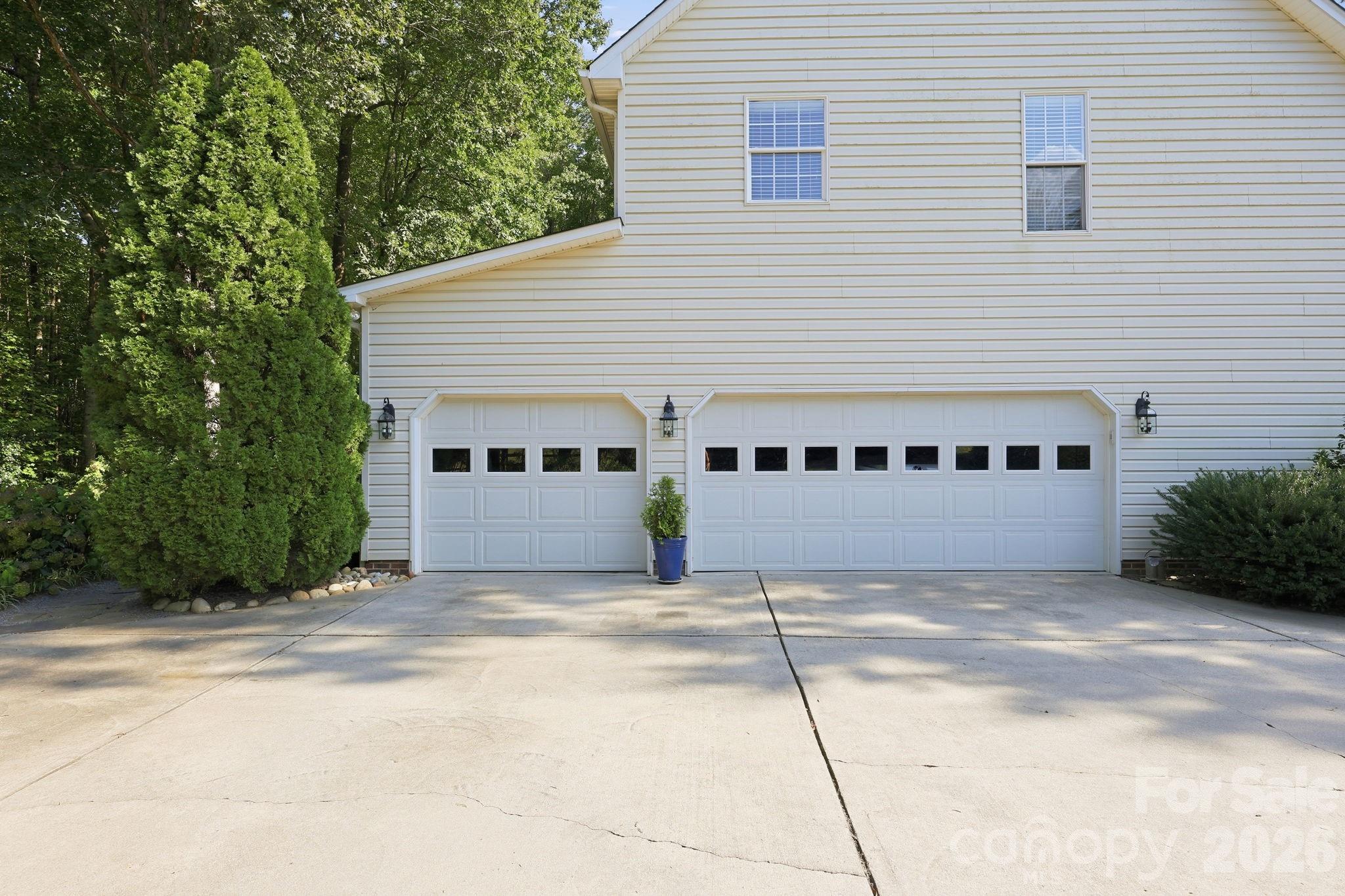 1075 Glenfield Drive Property Photo 46