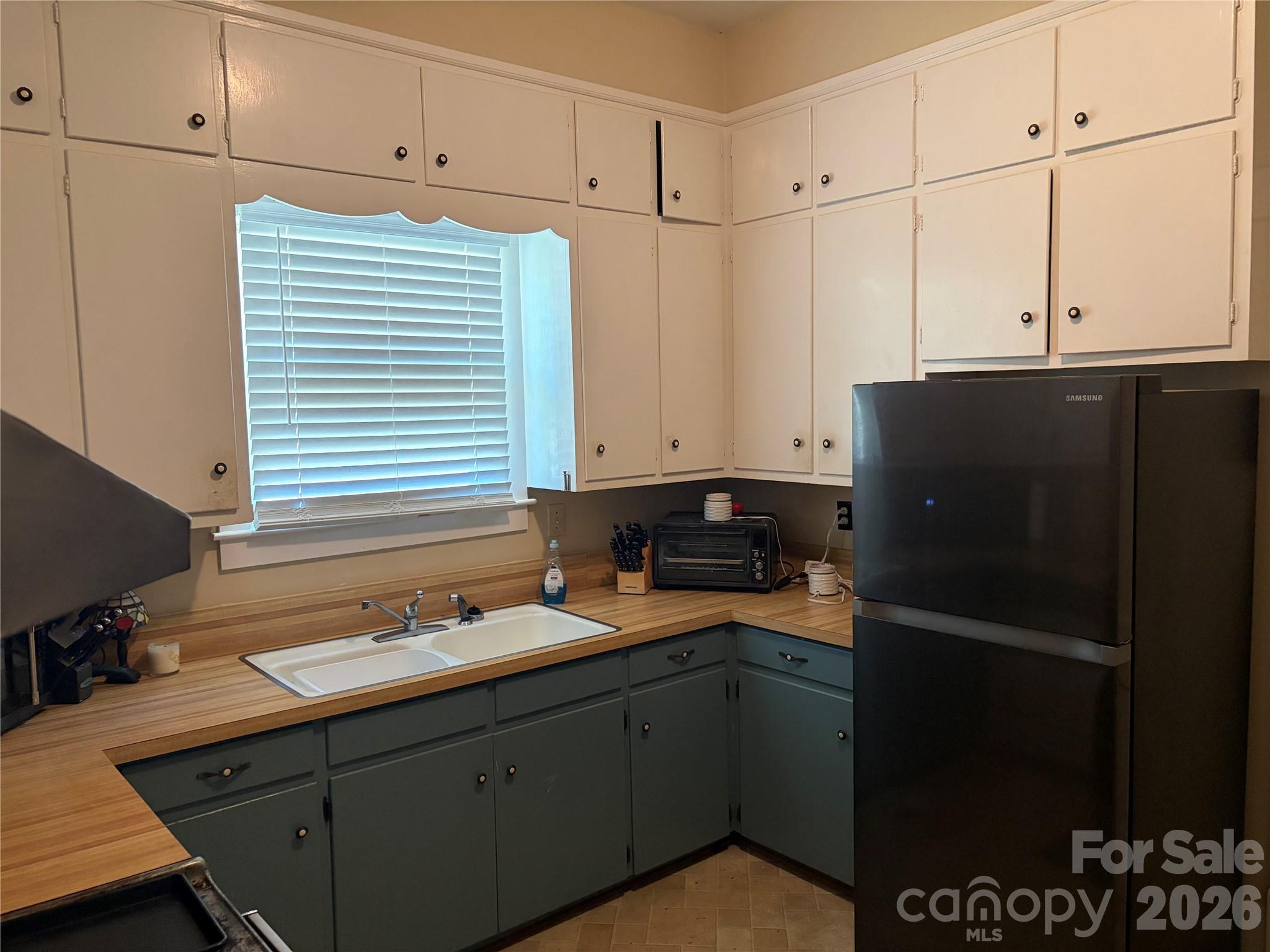411 Morven Road Property Photo 8