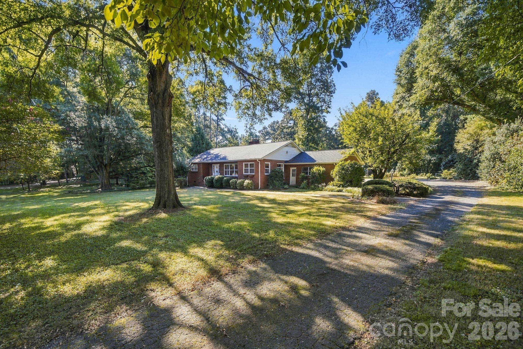 124 Oak Trail Property Photo 1