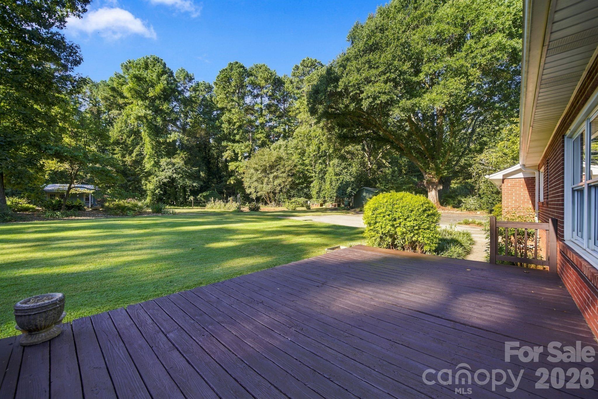 124 Oak Trail Property Photo 3