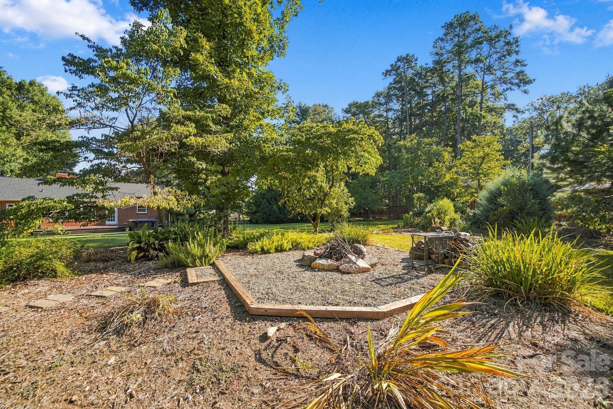124 Oak Trail Property Photo 7