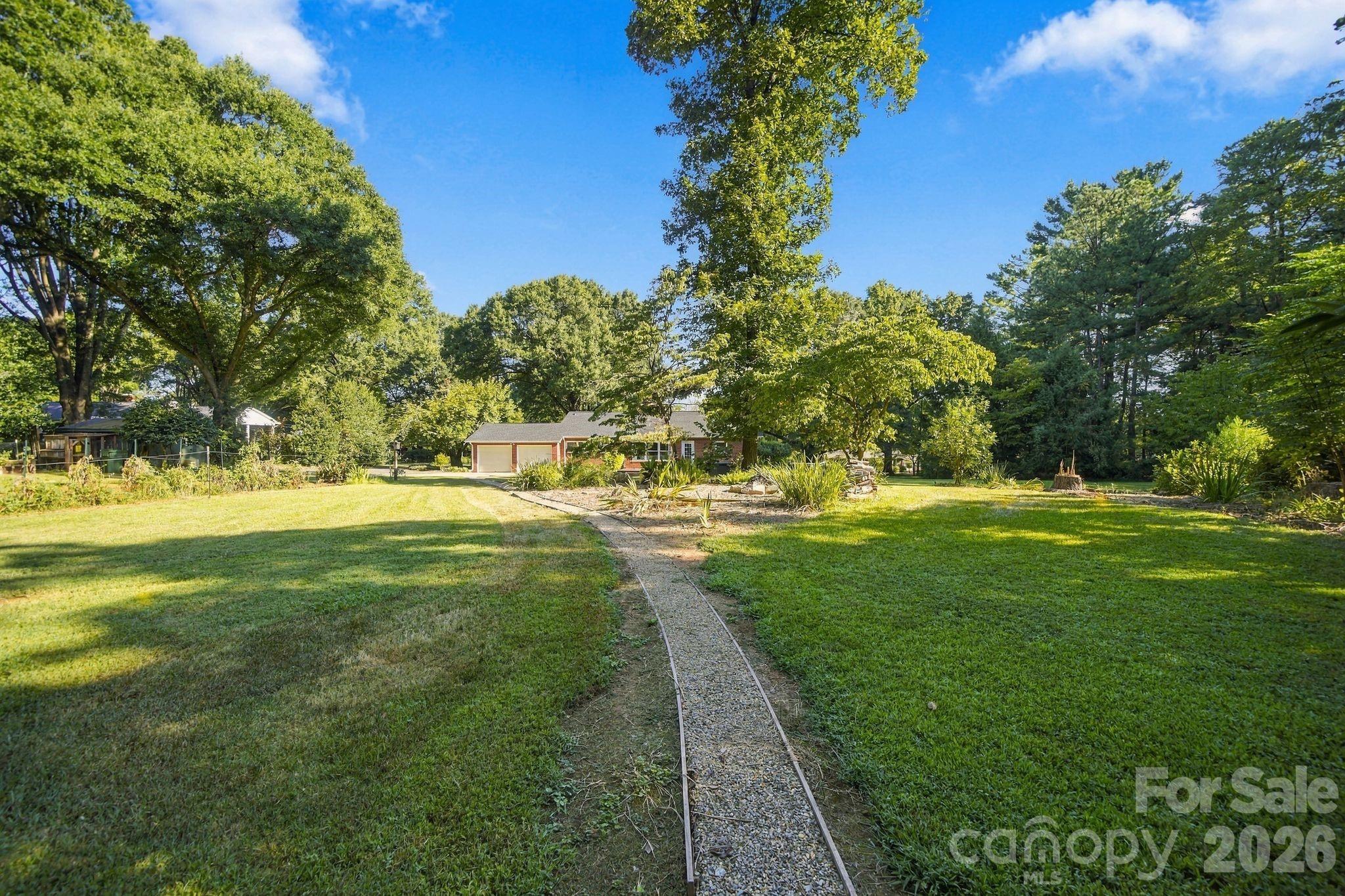 124 Oak Trail Property Photo 8