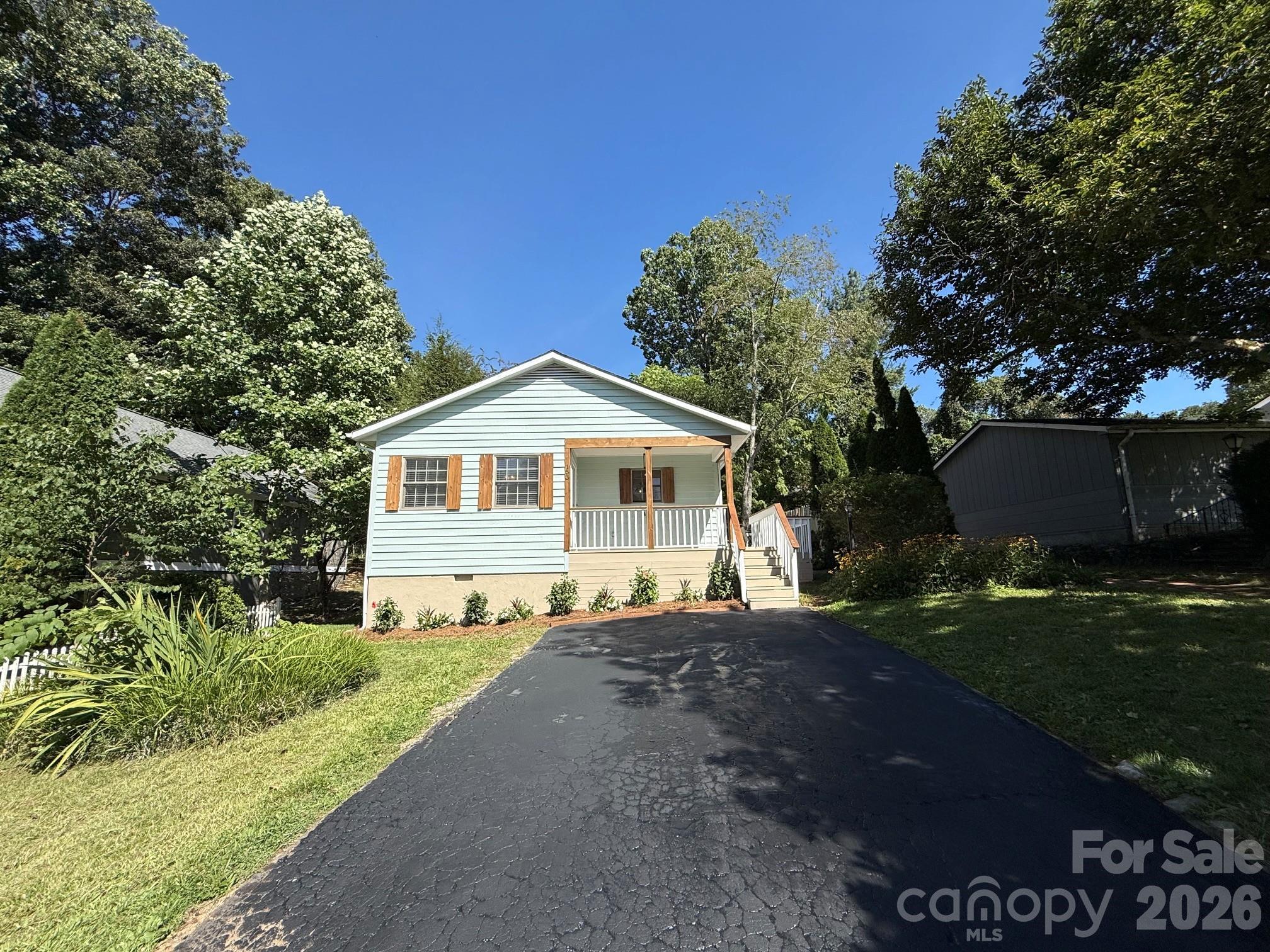 153 Locust Court Property Photo 1