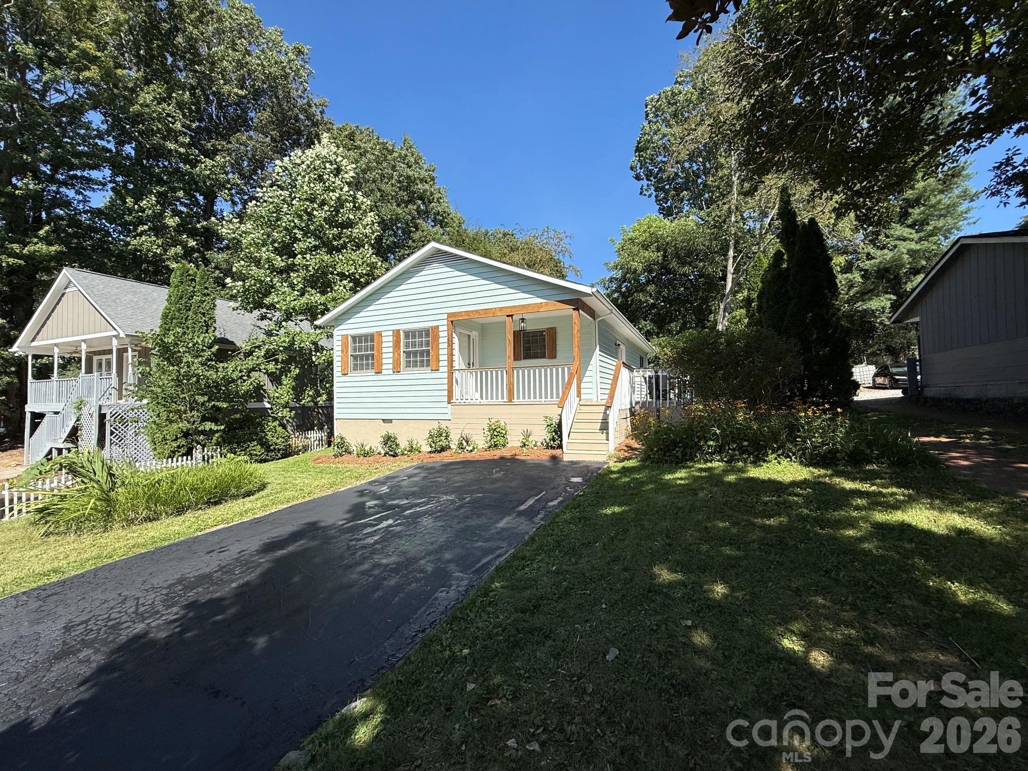 153 Locust Court Property Photo 3