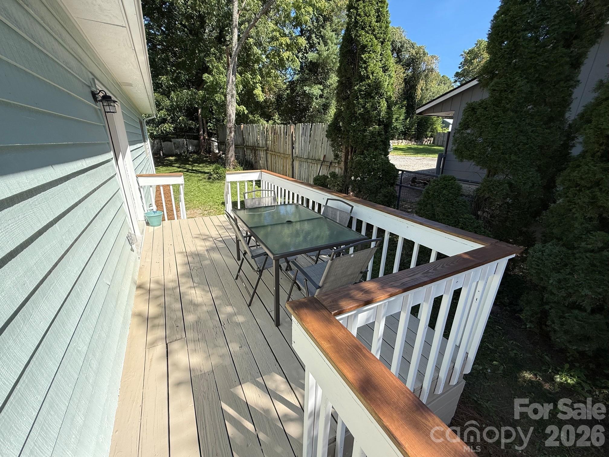 153 Locust Court Property Photo 5