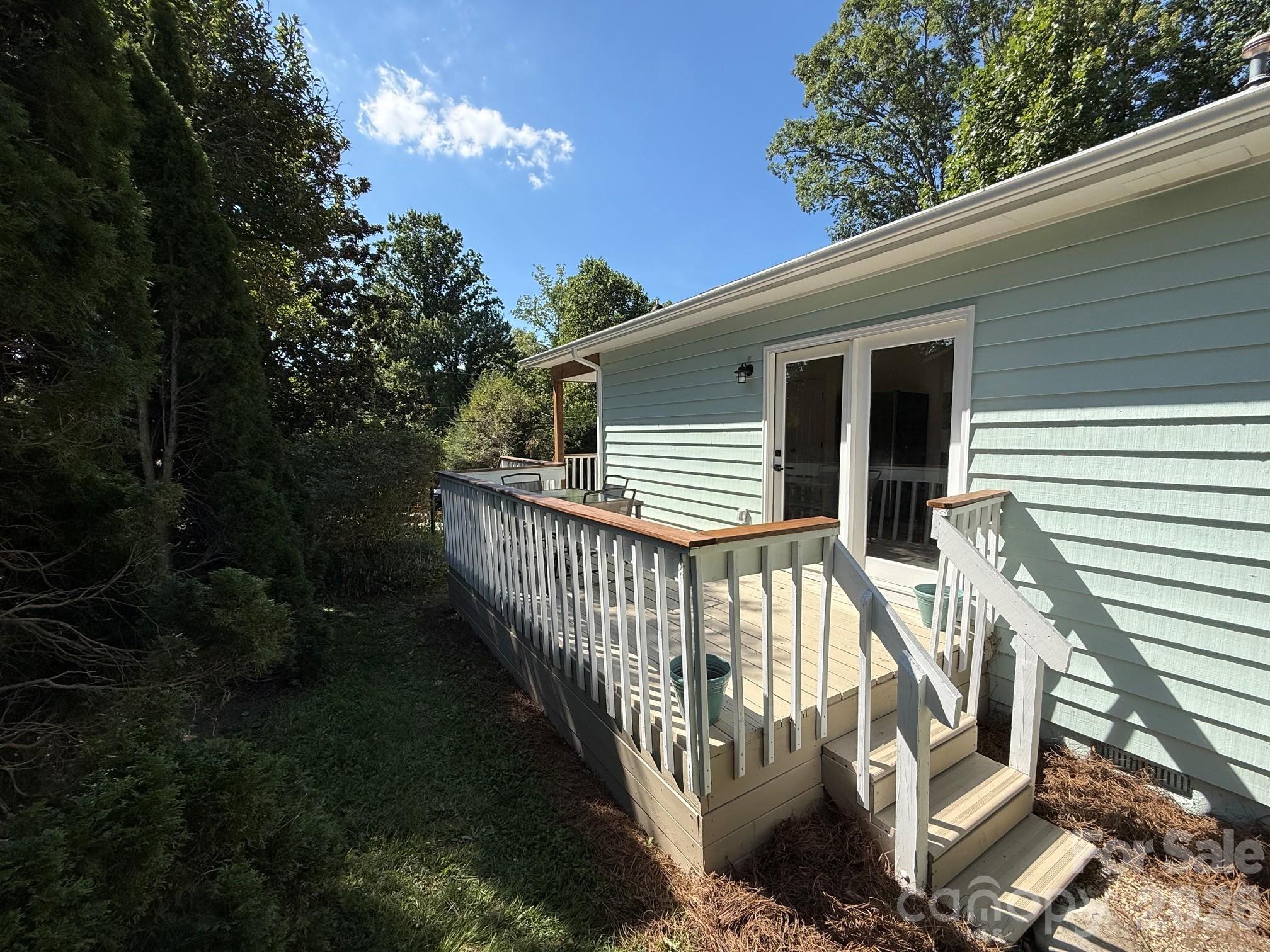 153 Locust Court Property Photo 6