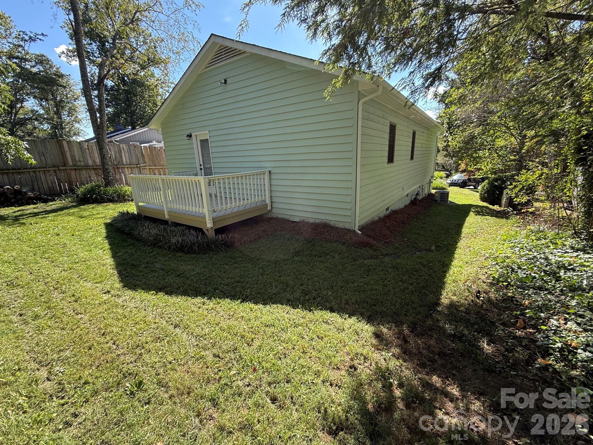 153 Locust Court Property Photo 8